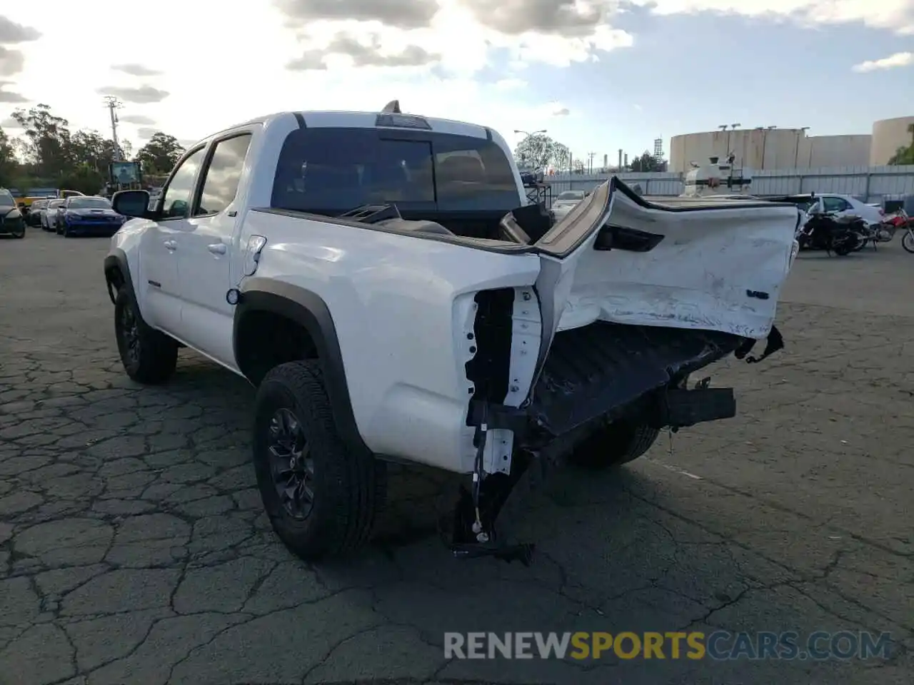 3 Photograph of a damaged car 3TYCZ5ANXMT031371 TOYOTA TACOMA 2021