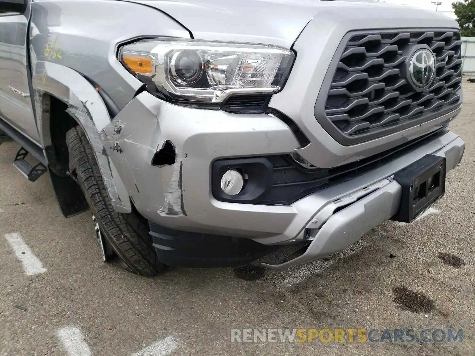 9 Photograph of a damaged car 3TYDZ5BN1MT000531 TOYOTA TACOMA 2021