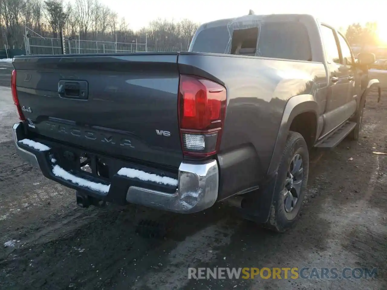 4 Photograph of a damaged car 3TYDZ5BN2MT004748 TOYOTA TACOMA 2021