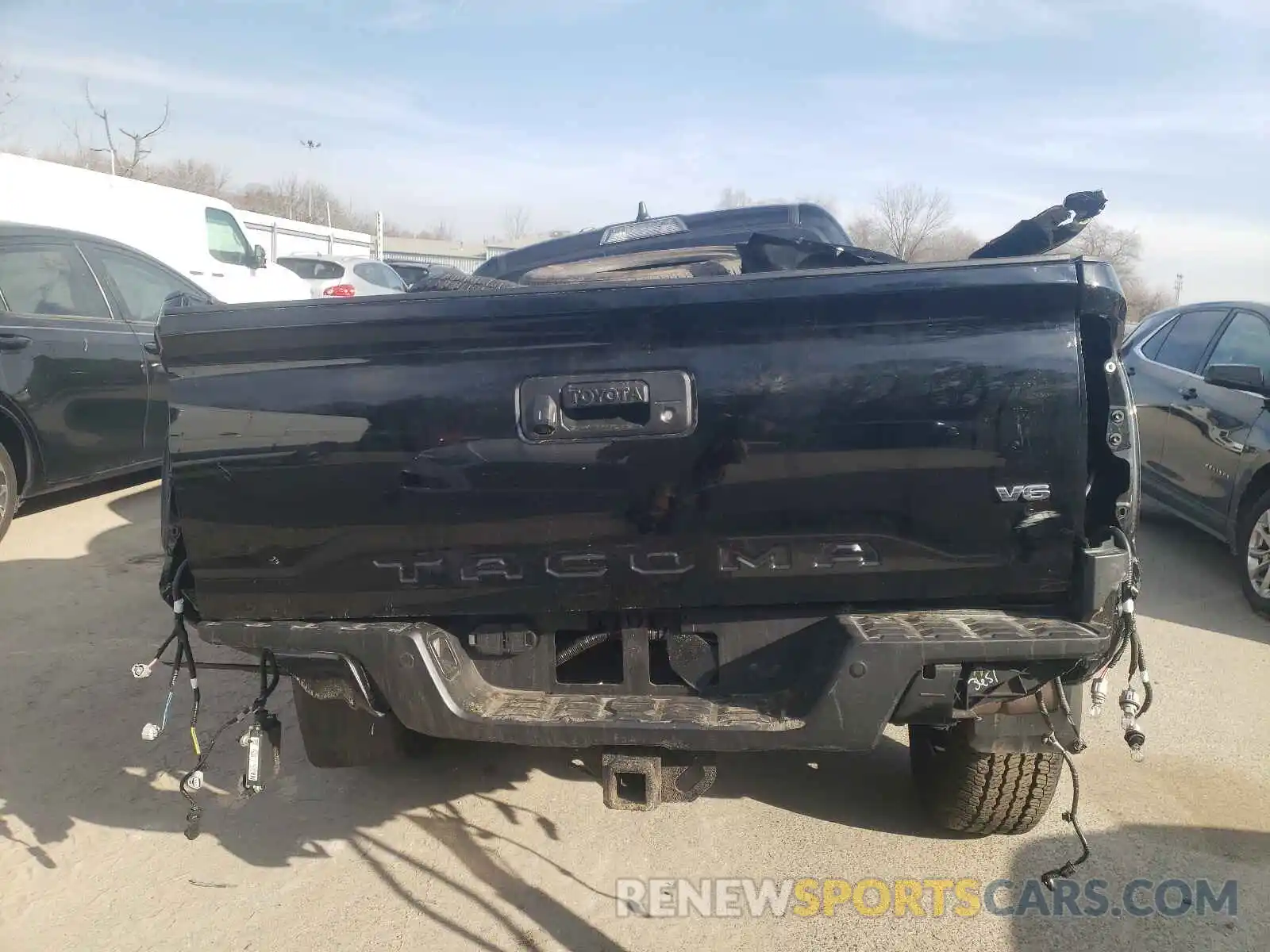 10 Photograph of a damaged car 3TYDZ5BN4MT001768 TOYOTA TACOMA 2021