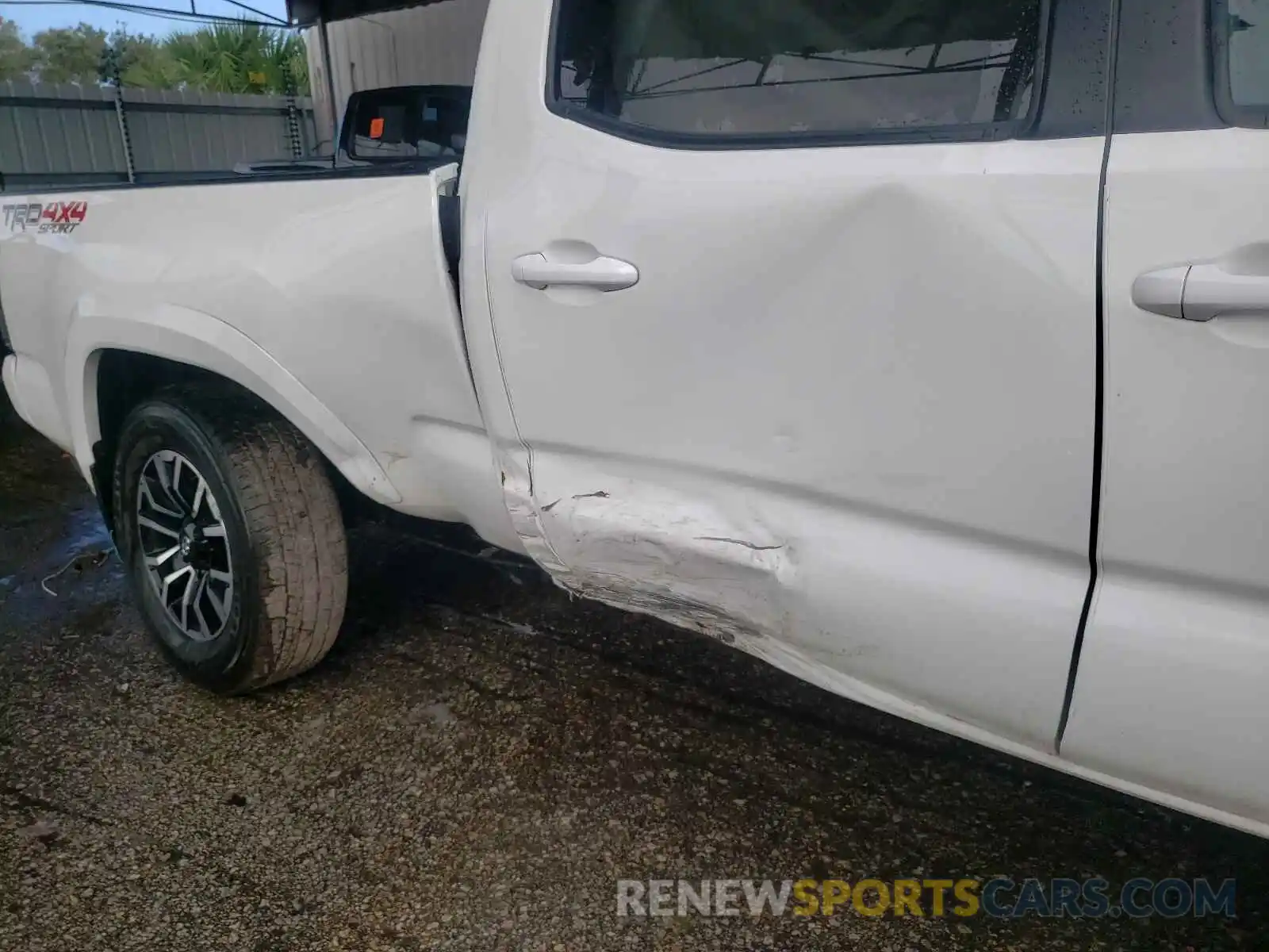 9 Photograph of a damaged car 3TYDZ5BN6MT001965 TOYOTA TACOMA 2021