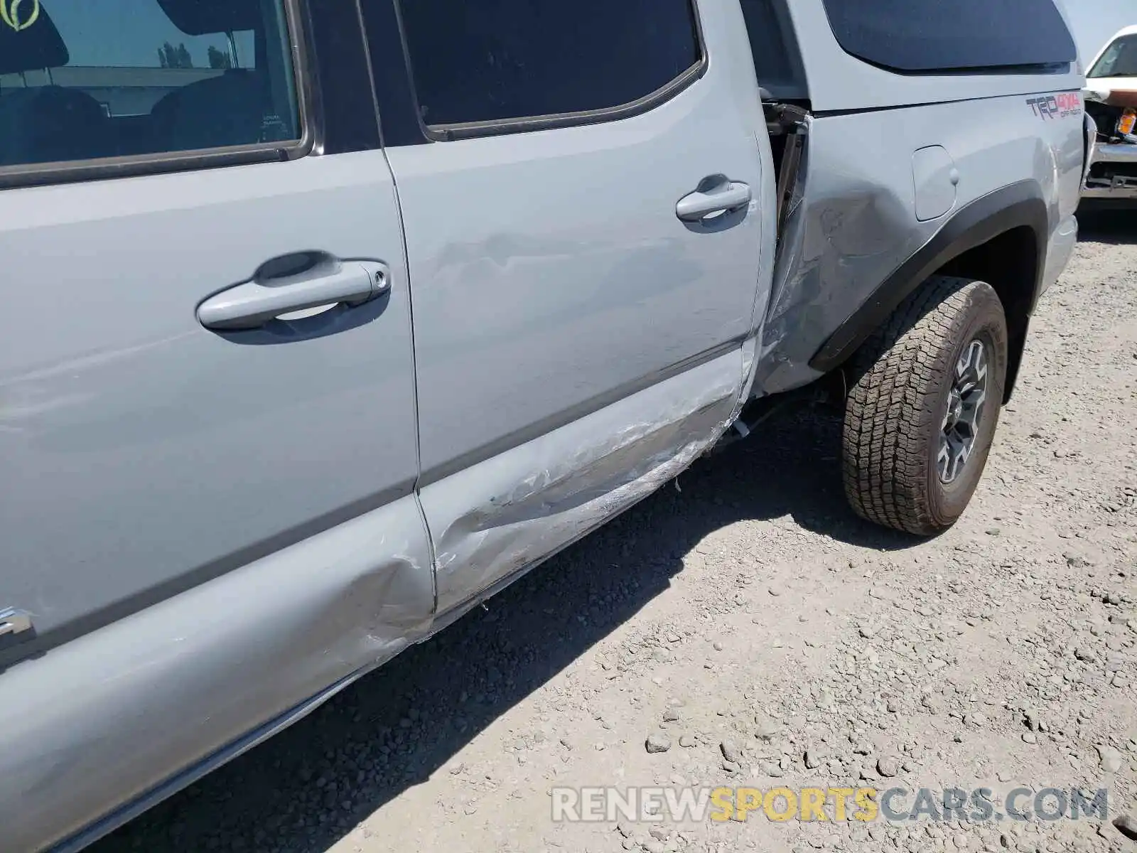 9 Photograph of a damaged car 3TYDZ5BN8MT001997 TOYOTA TACOMA 2021