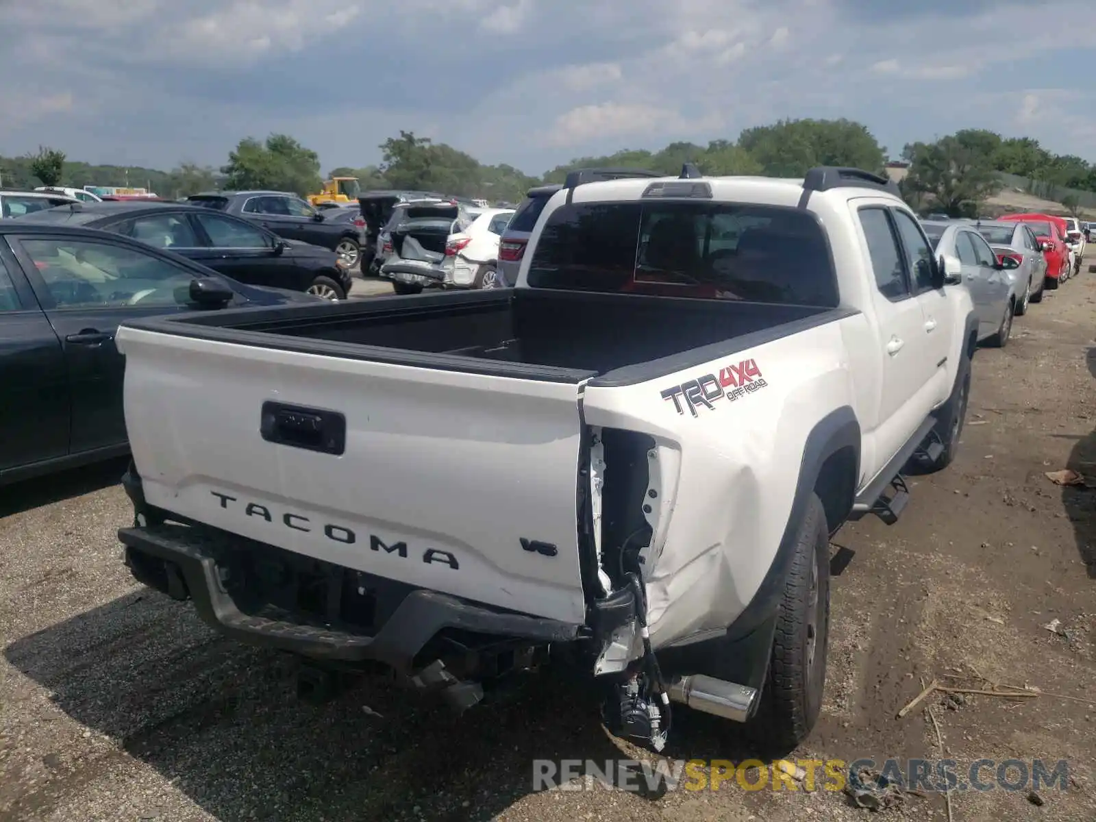 4 Photograph of a damaged car 3TYDZ5BN8MT002633 TOYOTA TACOMA 2021