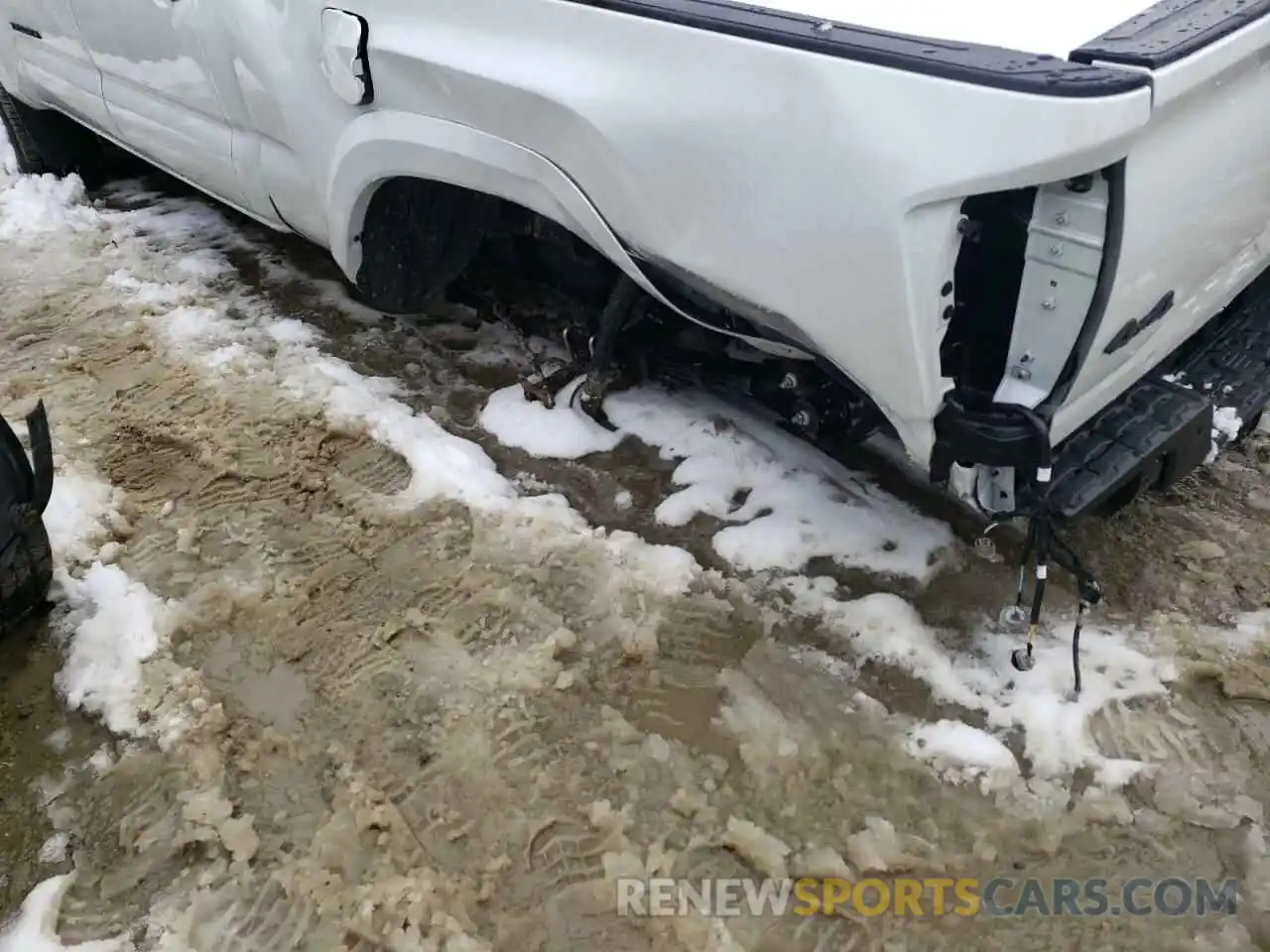 9 Photograph of a damaged car 3TYHZ5BN1MT004550 TOYOTA TACOMA 2021