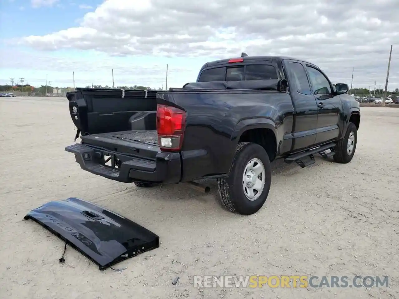 4 Photograph of a damaged car 3TYRX5GN0MT008687 TOYOTA TACOMA 2021