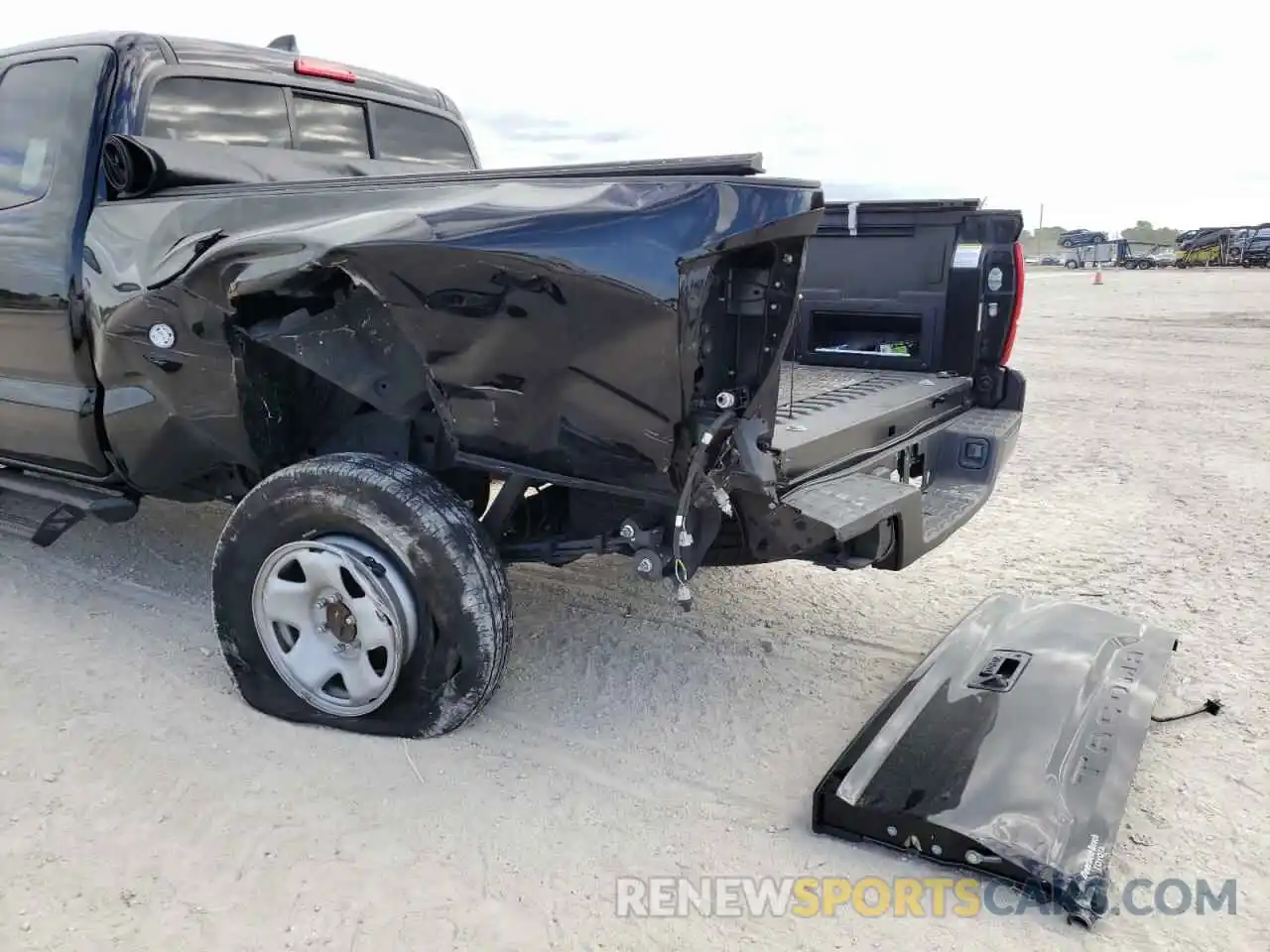 9 Photograph of a damaged car 3TYRX5GN0MT008687 TOYOTA TACOMA 2021