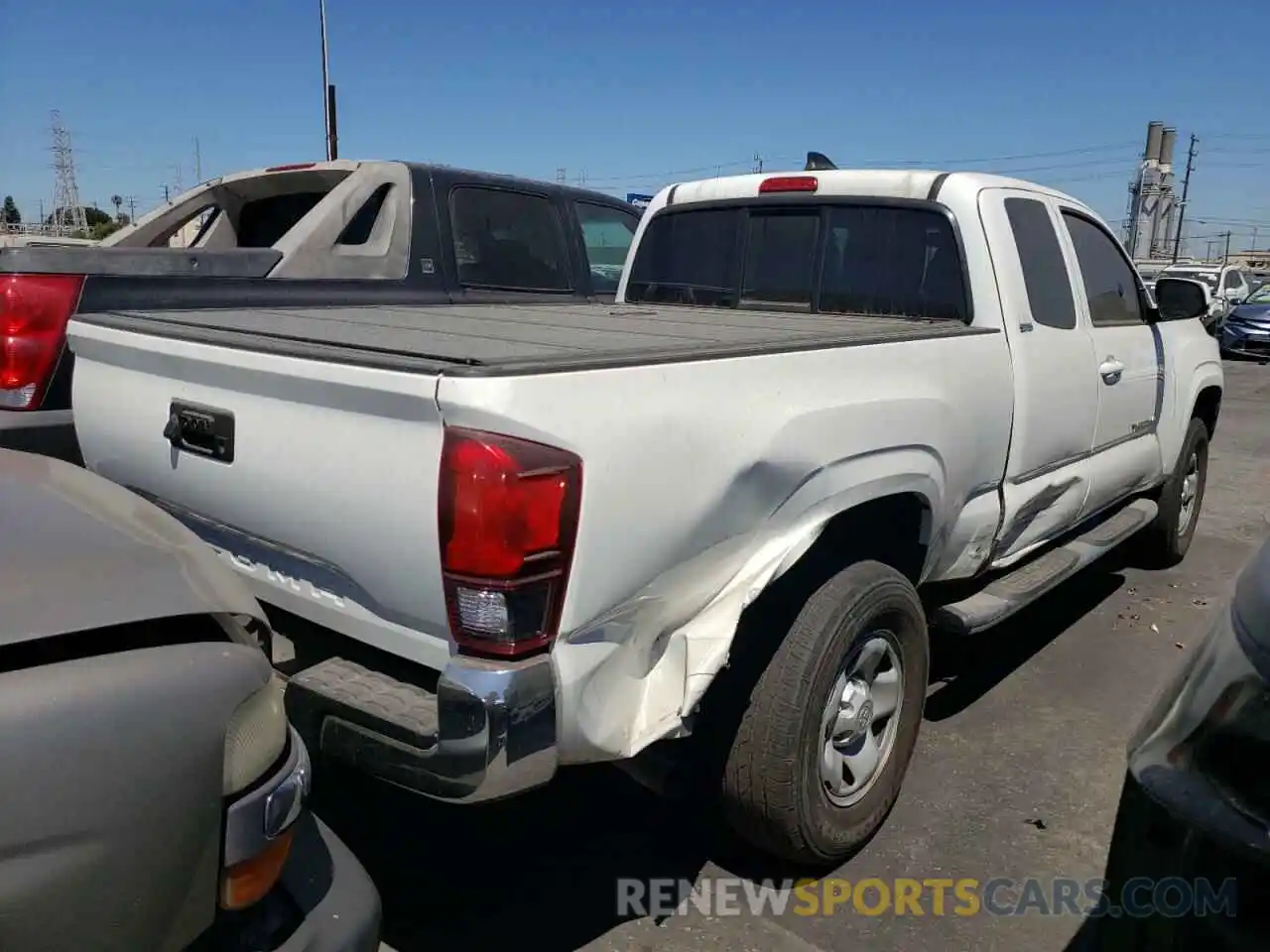 4 Photograph of a damaged car 3TYRX5GN3MT008652 TOYOTA TACOMA 2021