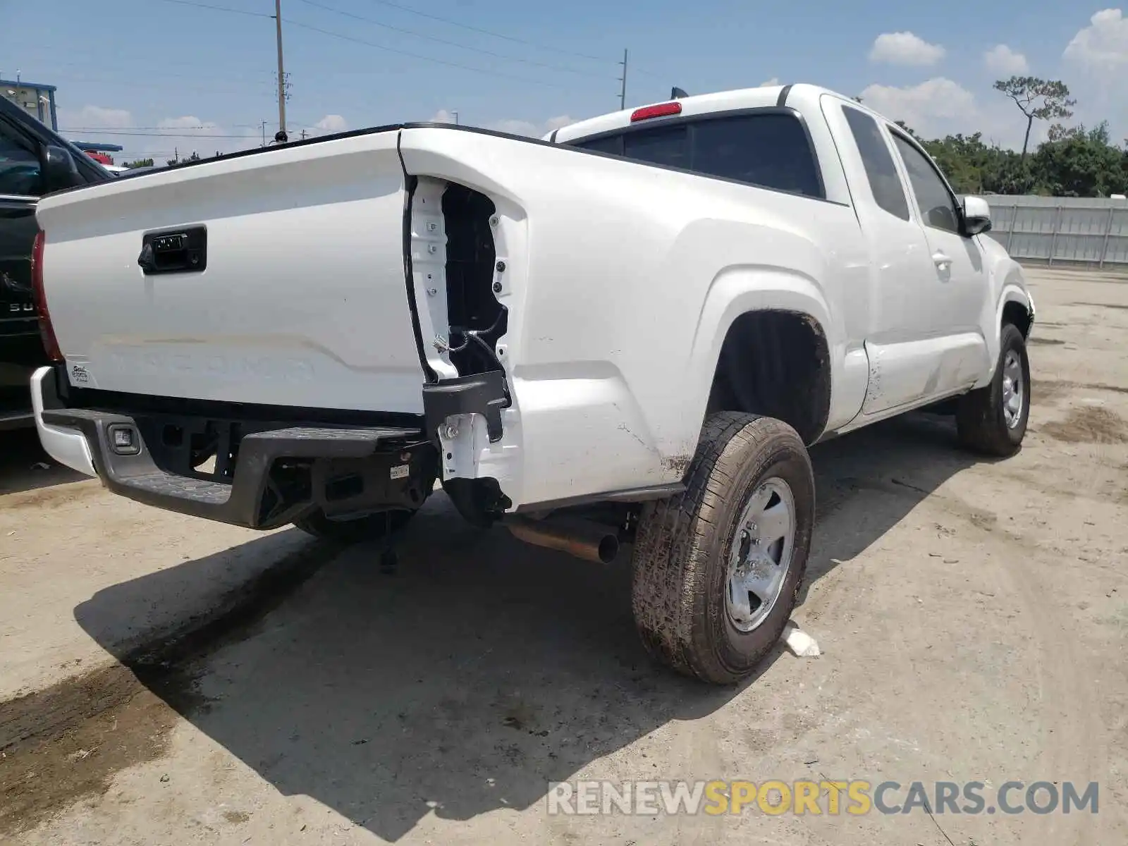 4 Photograph of a damaged car 3TYRX5GN4MT007915 TOYOTA TACOMA 2021