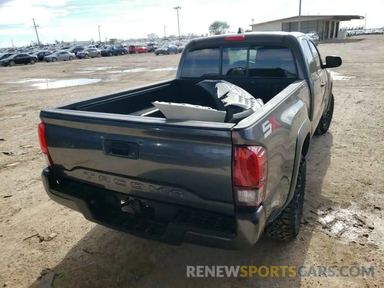 4 Photograph of a damaged car 3TYRX5GN5MT010208 TOYOTA TACOMA 2021