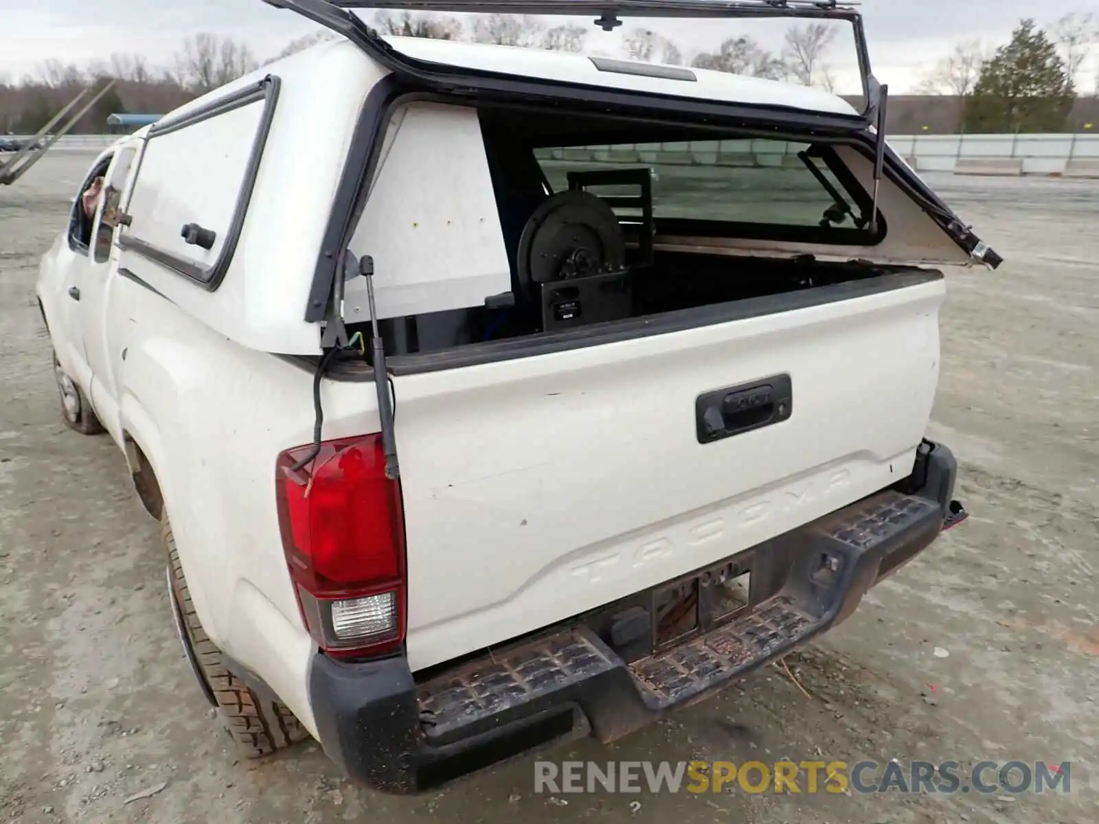 9 Photograph of a damaged car 3TYRX5GNXMT010849 TOYOTA TACOMA 2021