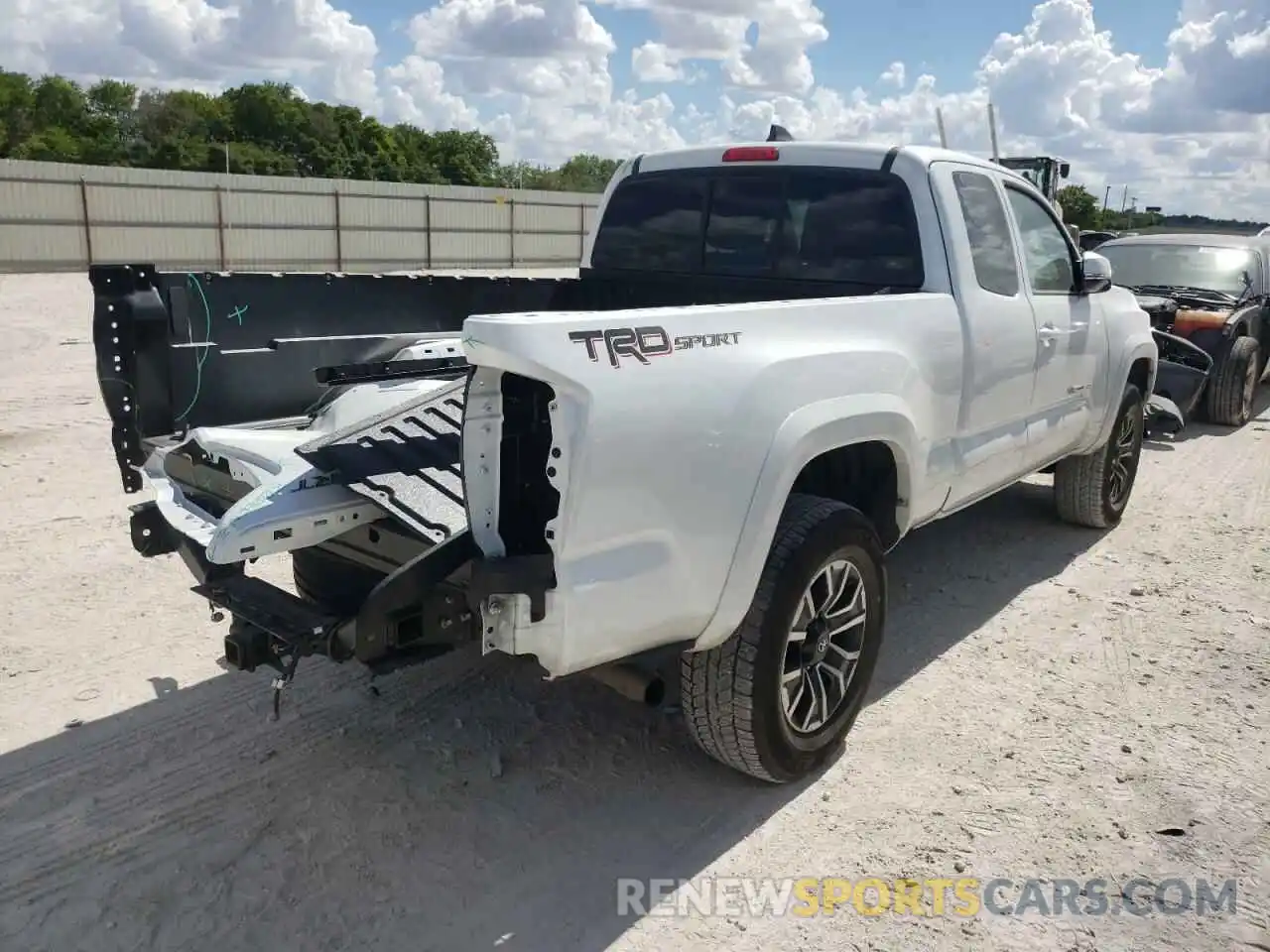 4 Photograph of a damaged car 3TYRZ5CN7MT008895 TOYOTA TACOMA 2021