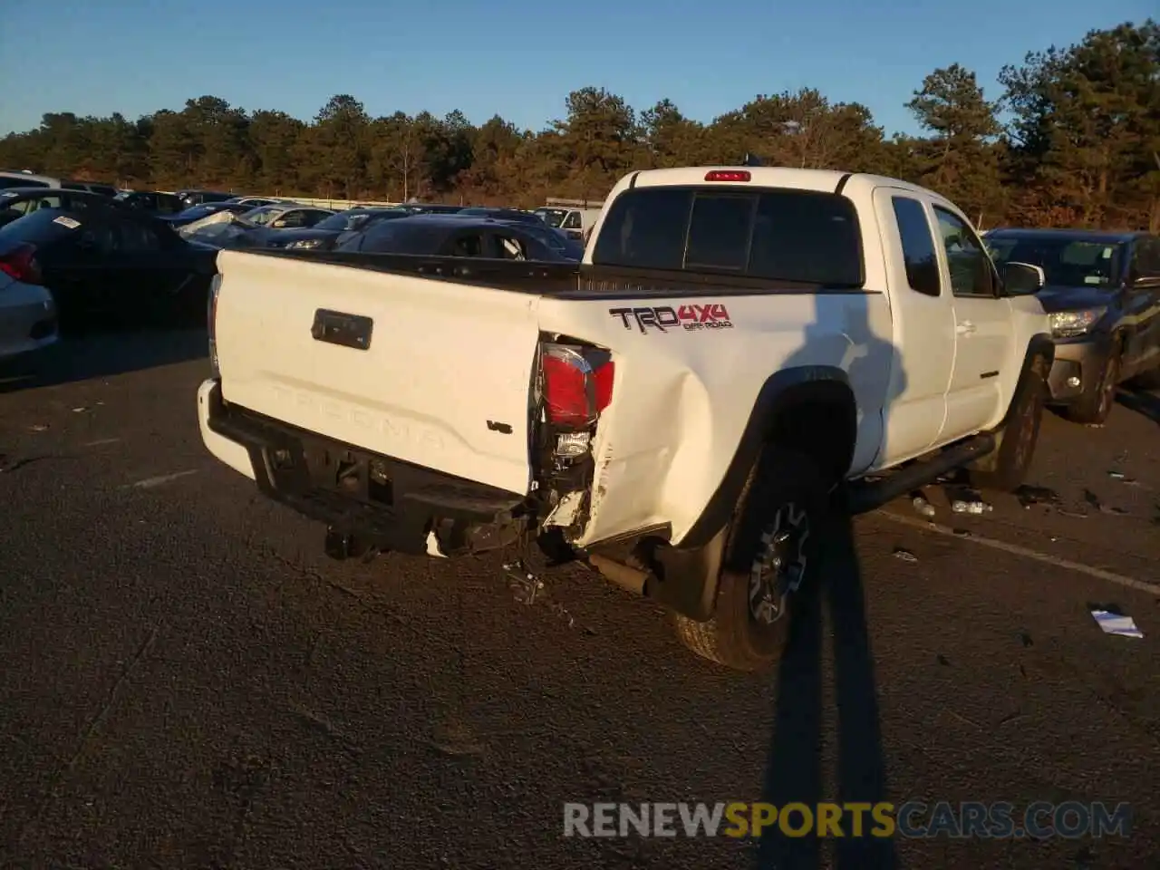 4 Photograph of a damaged car 3TYSZ5AN5MT016174 TOYOTA TACOMA 2021