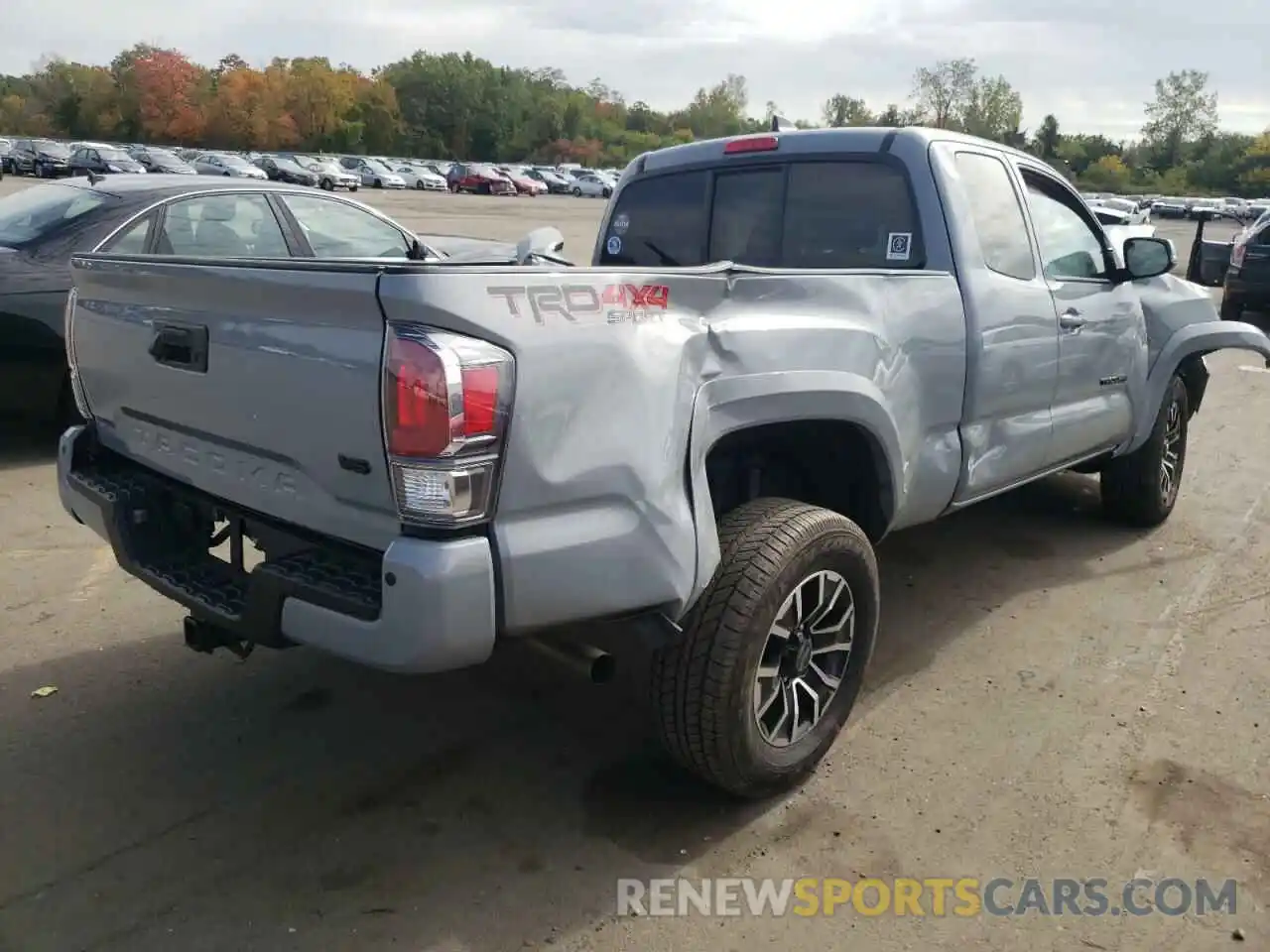 4 Photograph of a damaged car 3TYSZ5AN6MT042511 TOYOTA TACOMA 2021