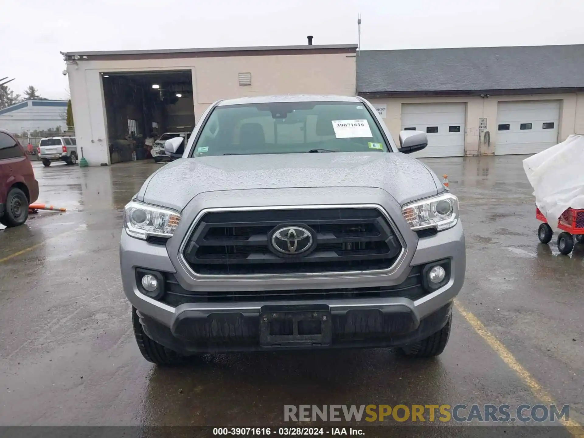 12 Photograph of a damaged car 3TYSZ5AN9MT012676 TOYOTA TACOMA 2021