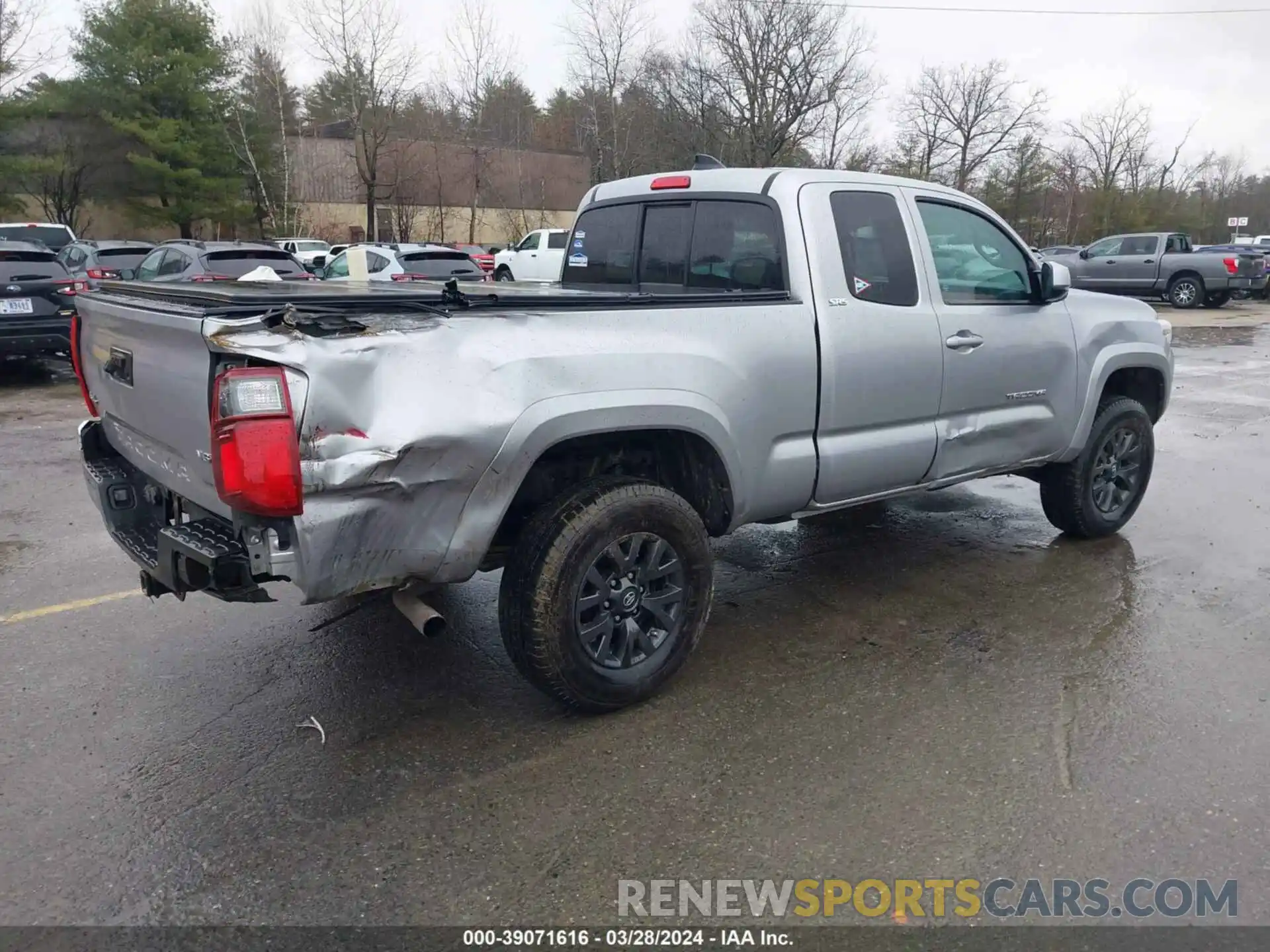 4 Photograph of a damaged car 3TYSZ5AN9MT012676 TOYOTA TACOMA 2021