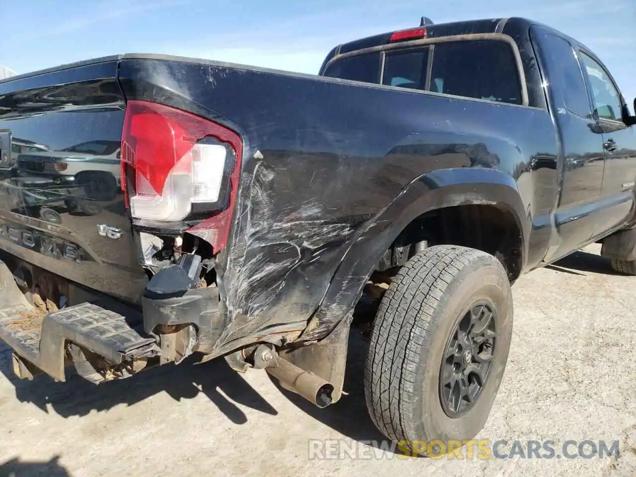 9 Photograph of a damaged car 3TYSZ5AN9MT041398 TOYOTA TACOMA 2021