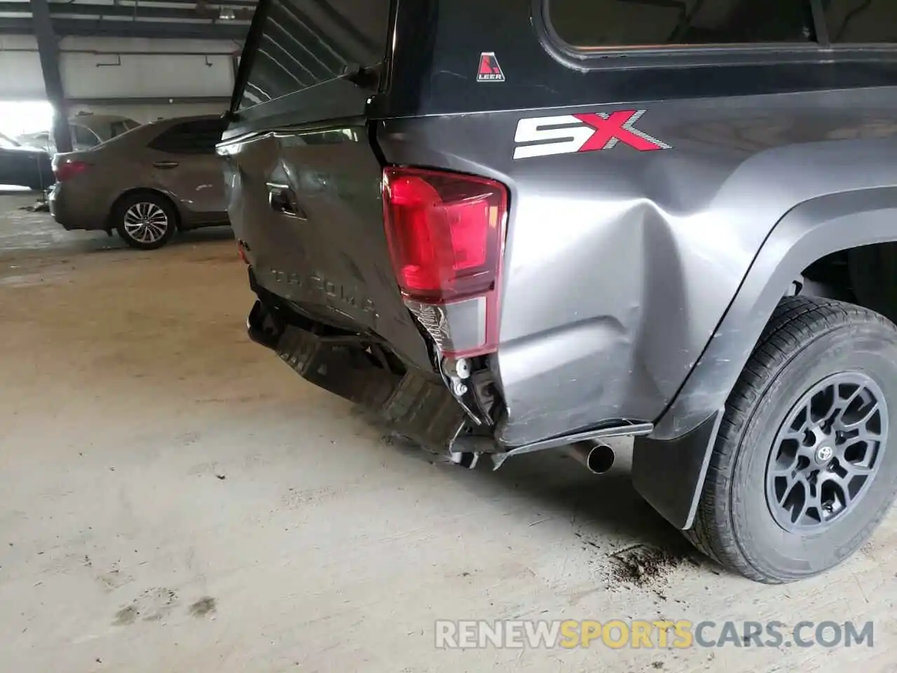 9 Photograph of a damaged car 3TYSZ5ANXMT018146 TOYOTA TACOMA 2021