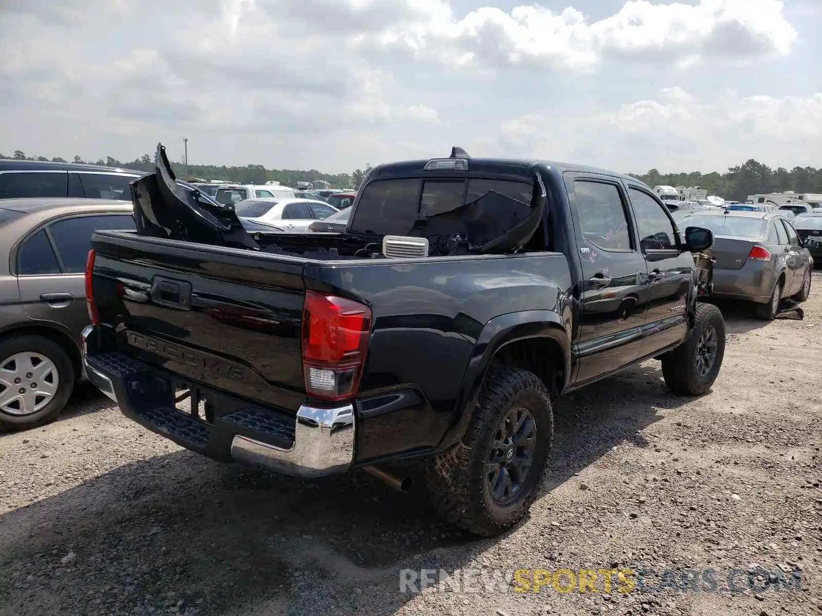 4 Photograph of a damaged car 5TFAX5GN0MX190250 TOYOTA TACOMA 2021