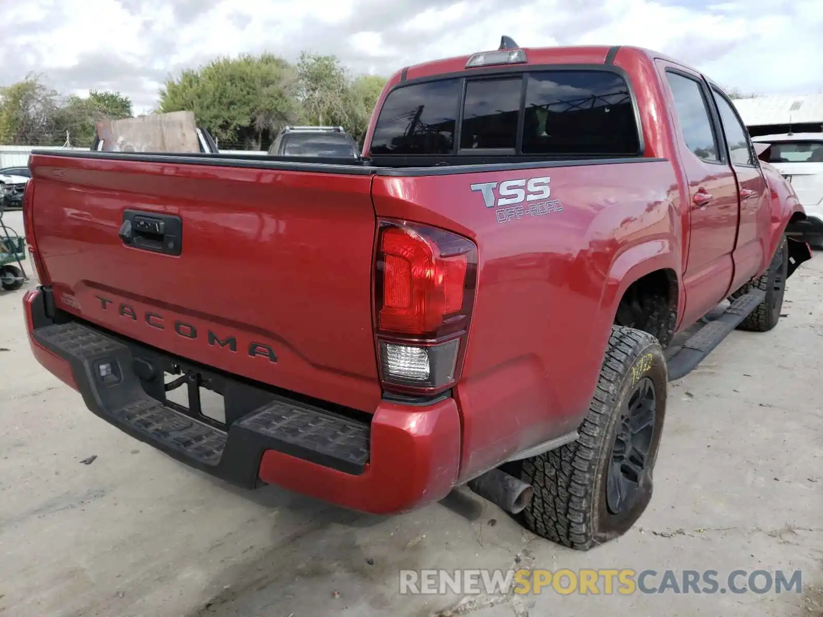 4 Photograph of a damaged car 5TFAX5GN0MX190555 TOYOTA TACOMA 2021