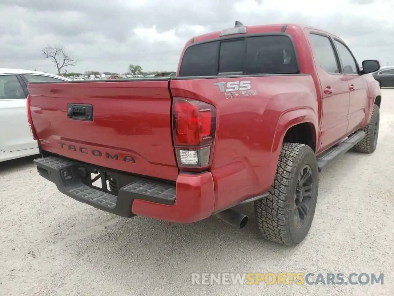 4 Photograph of a damaged car 5TFAX5GN2MX189830 TOYOTA TACOMA 2021