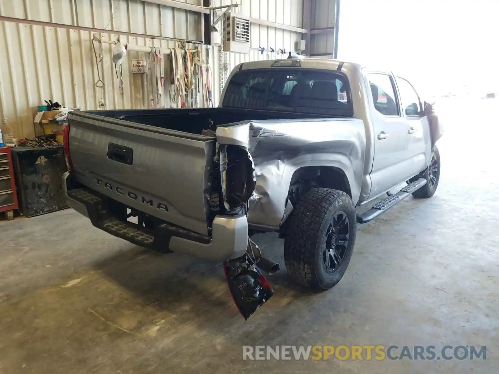 4 Photograph of a damaged car 5TFAX5GN2MX191416 TOYOTA TACOMA 2021