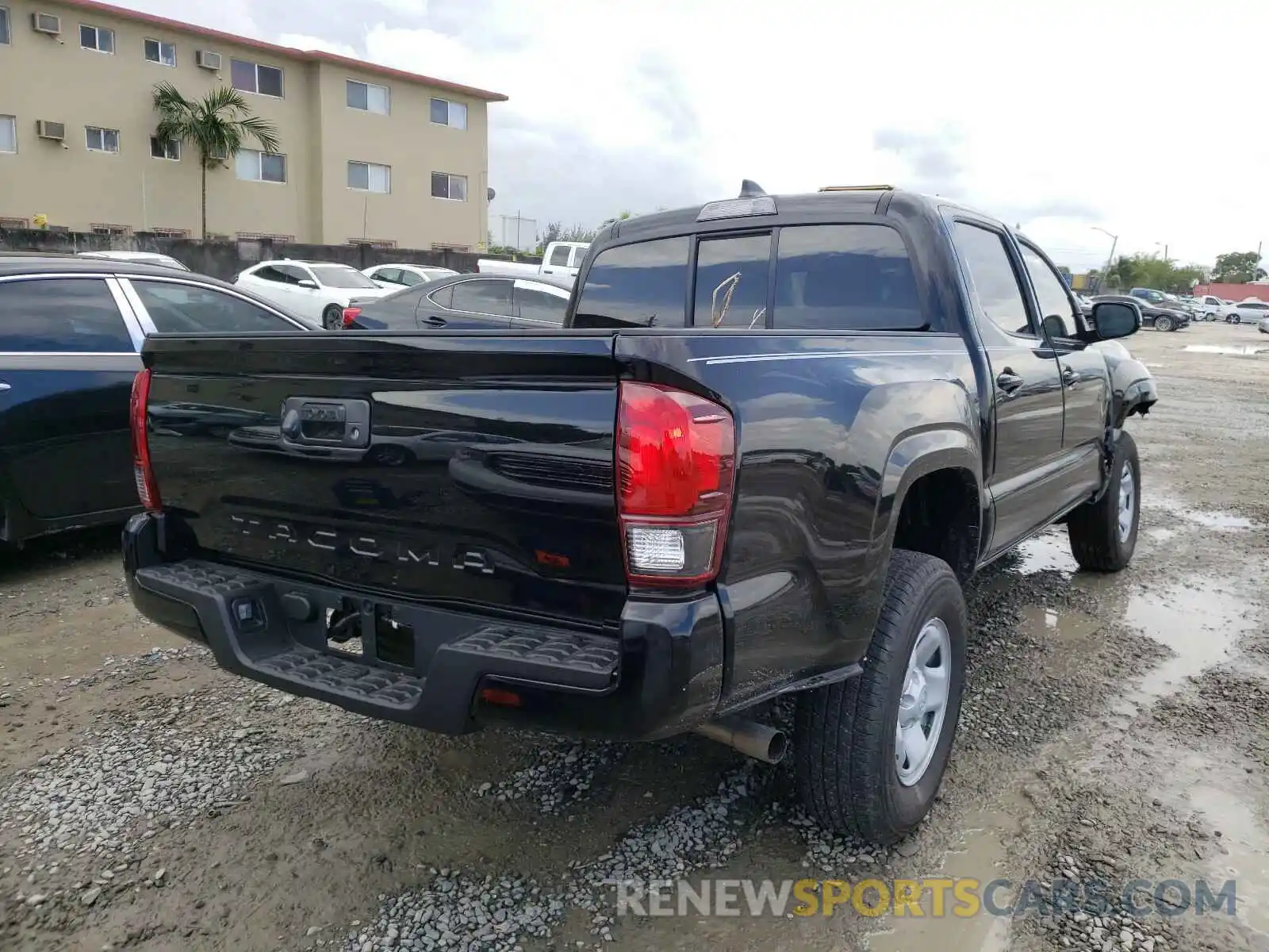 4 Photograph of a damaged car 5TFAX5GN4MX190607 TOYOTA TACOMA 2021