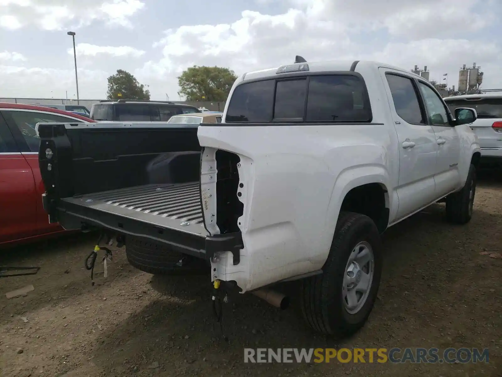 4 Photograph of a damaged car 5TFAX5GN5MX190180 TOYOTA TACOMA 2021