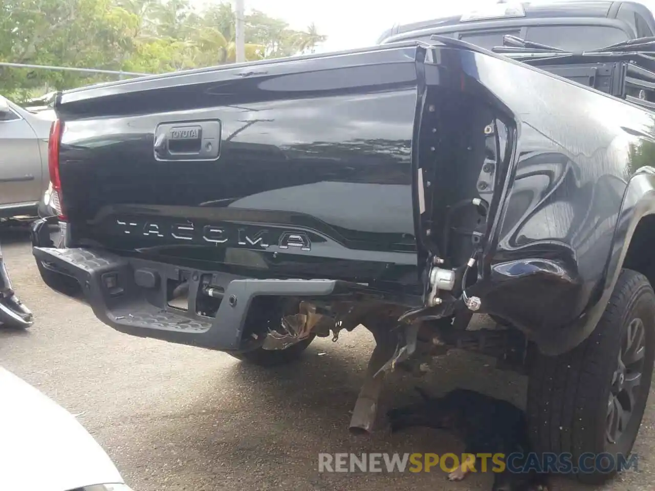 9 Photograph of a damaged car 5TFAX5GN5MX193645 TOYOTA TACOMA 2021