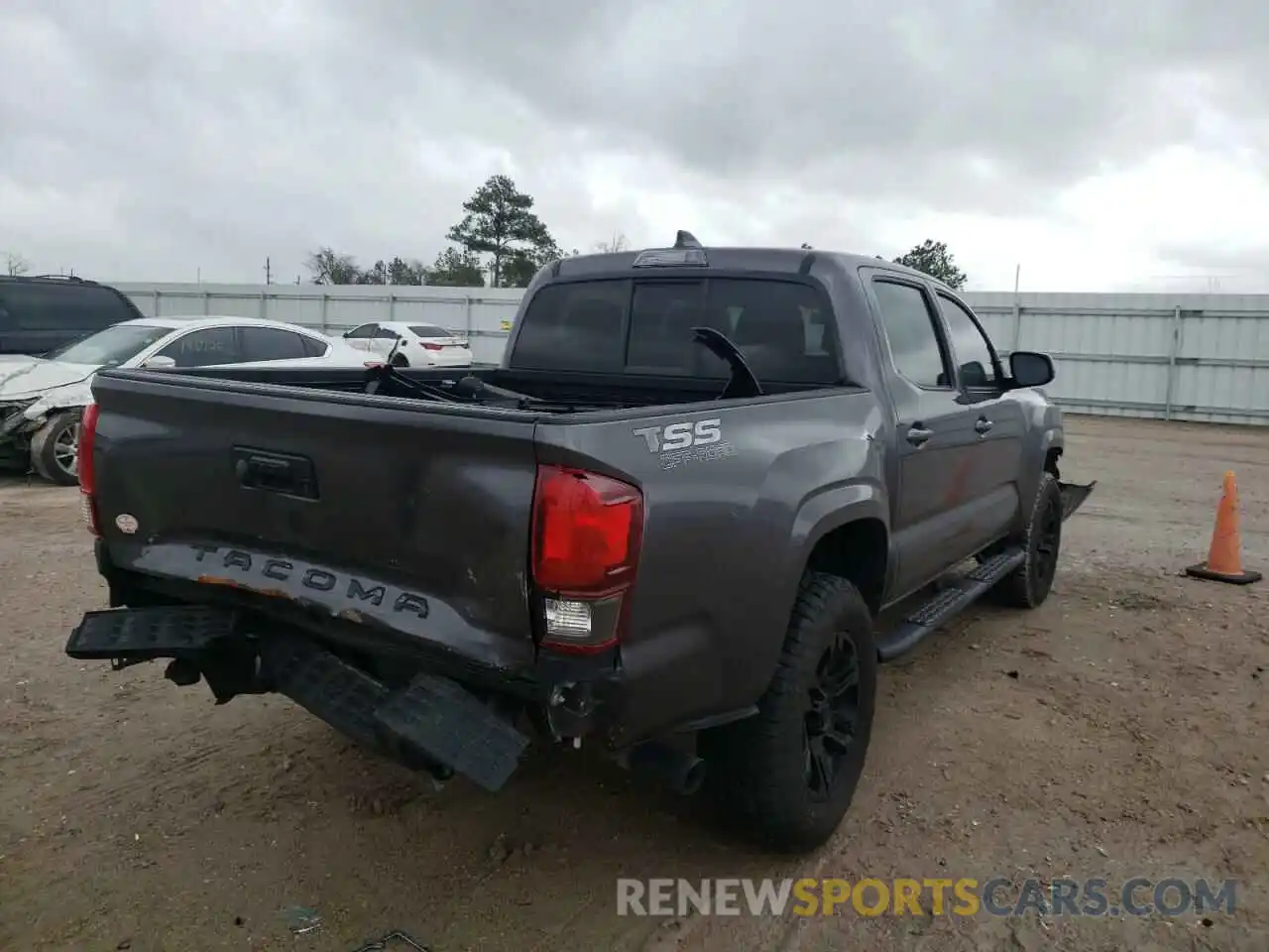 4 Фотография поврежденного автомобиля 5TFAX5GN5MX194620 TOYOTA TACOMA 2021