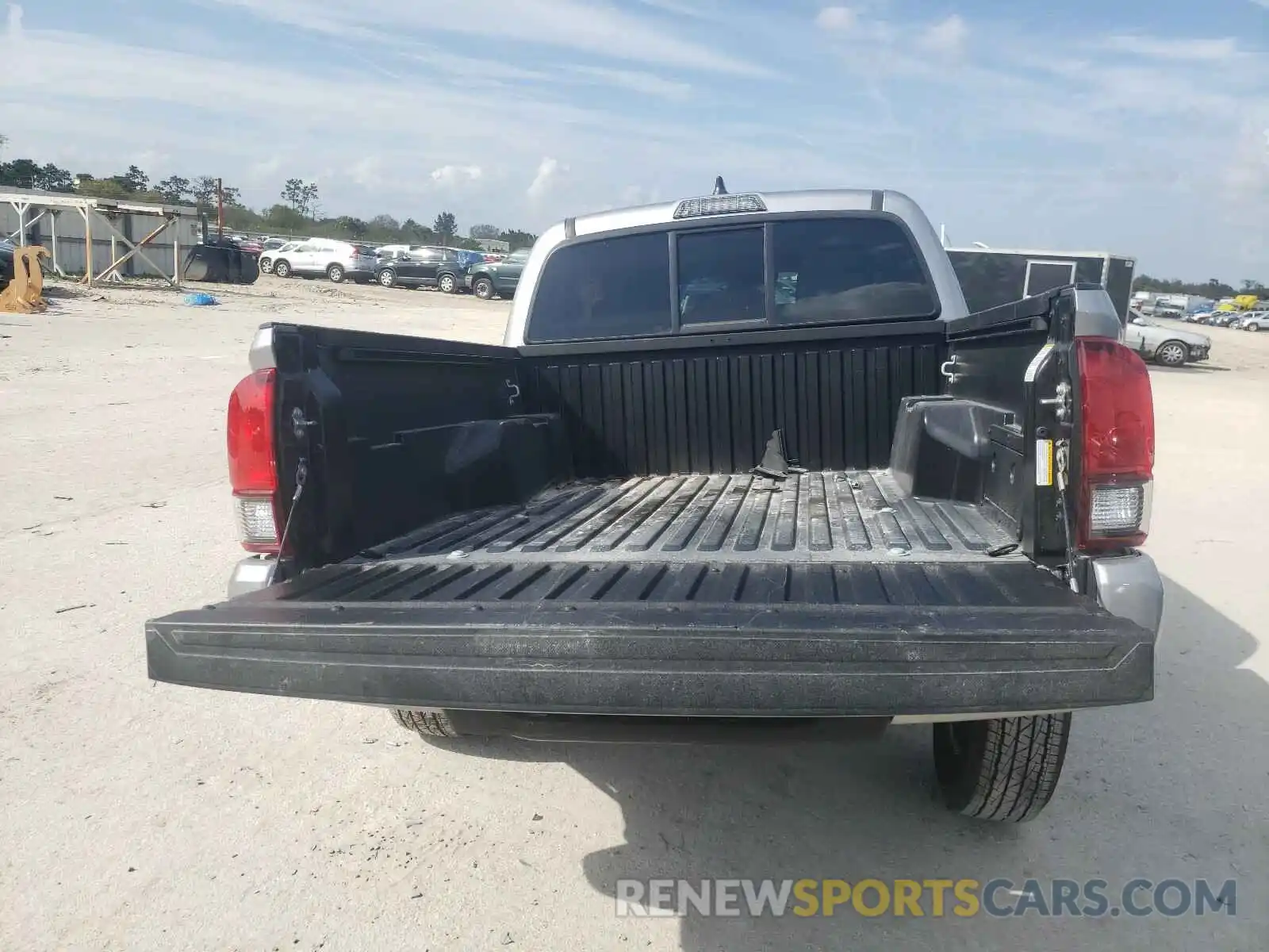 9 Photograph of a damaged car 5TFAX5GN7MX191492 TOYOTA TACOMA 2021