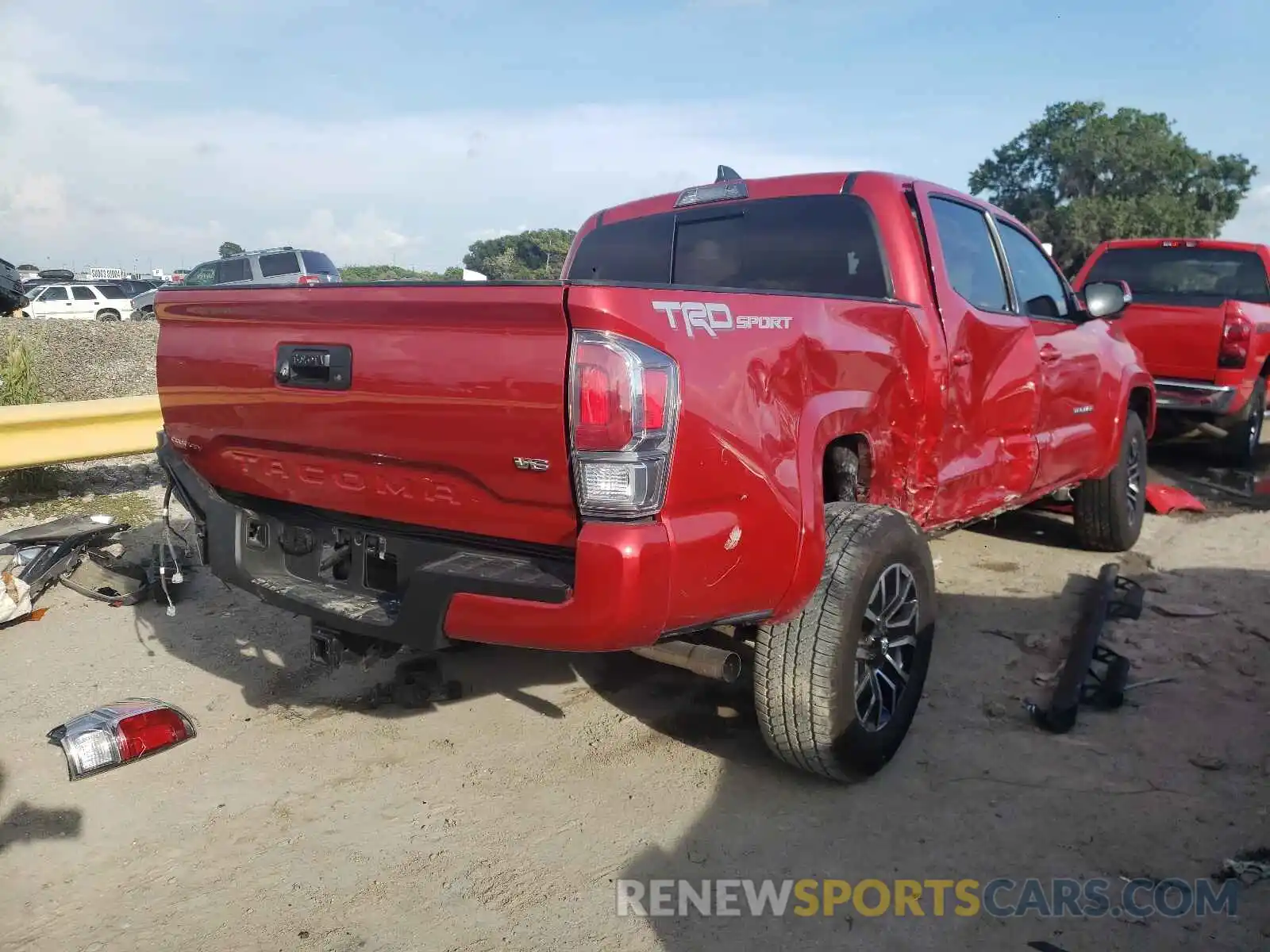 4 Photograph of a damaged car 5TFAZ5CN0MX096255 TOYOTA TACOMA 2021