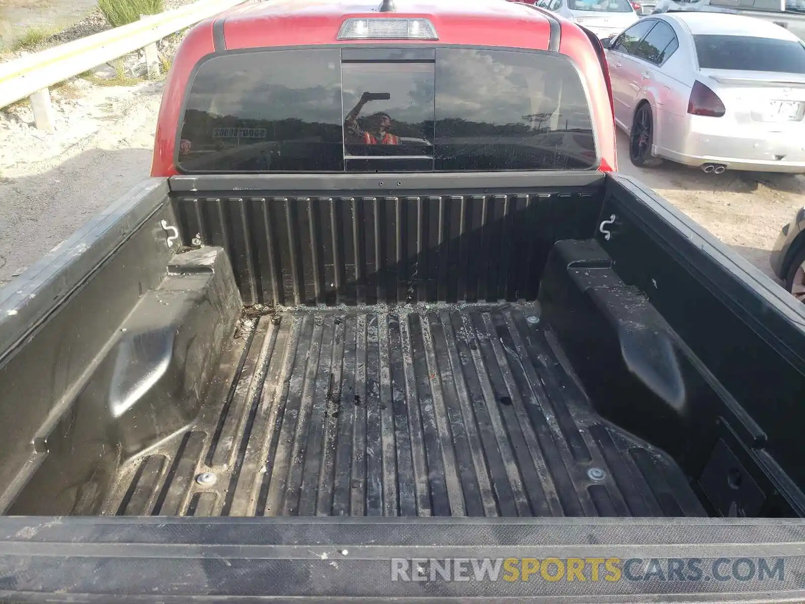 9 Photograph of a damaged car 5TFAZ5CN0MX096255 TOYOTA TACOMA 2021