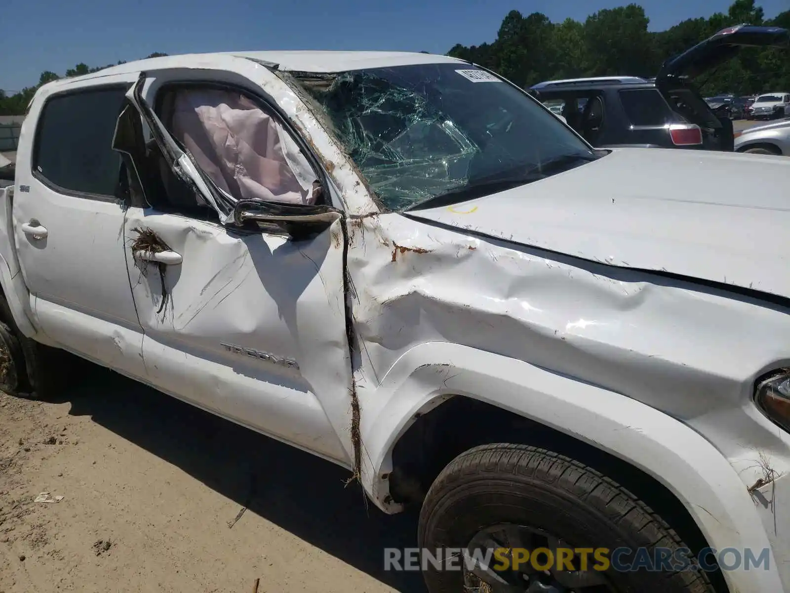 9 Photograph of a damaged car 5TFAZ5CN0MX098278 TOYOTA TACOMA 2021