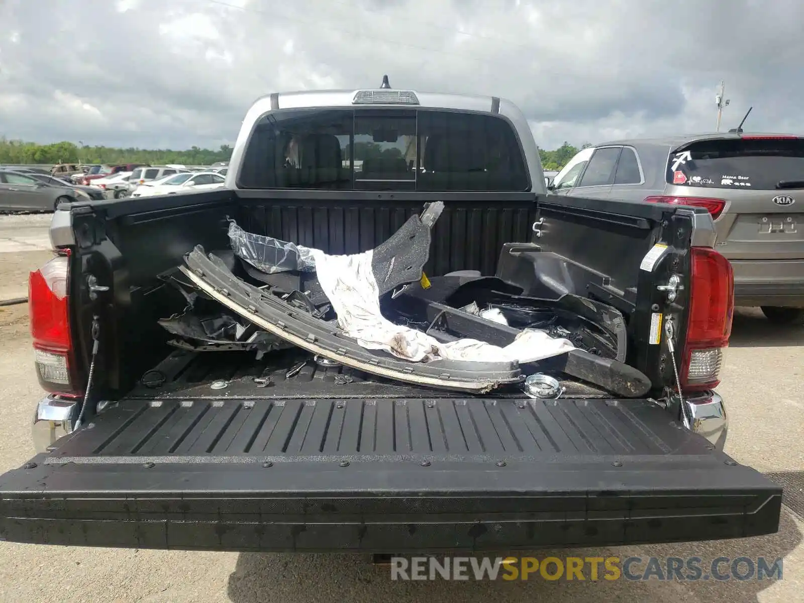 9 Photograph of a damaged car 5TFAZ5CN0MX103026 TOYOTA TACOMA 2021