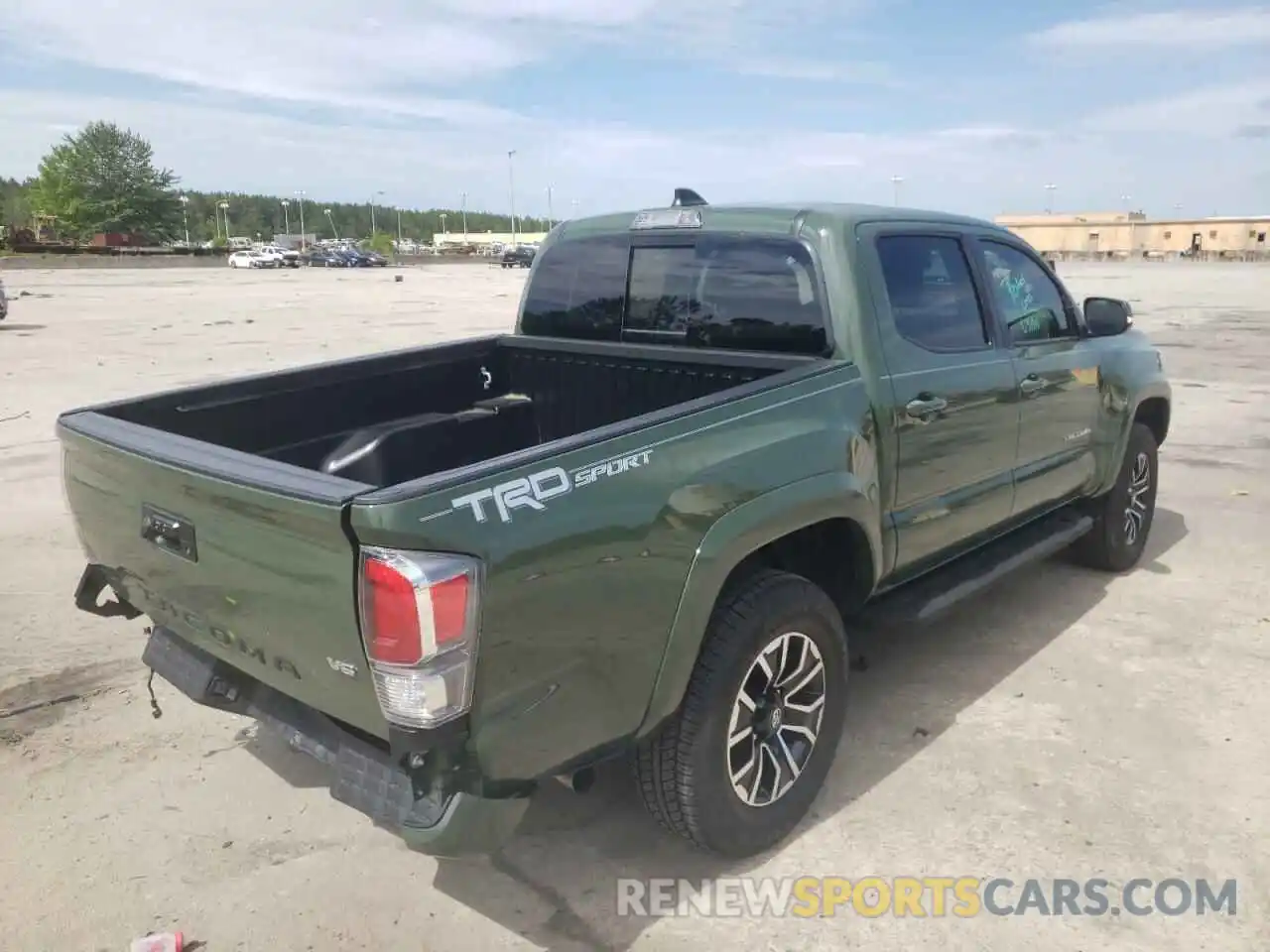 4 Photograph of a damaged car 5TFAZ5CN0MX103818 TOYOTA TACOMA 2021