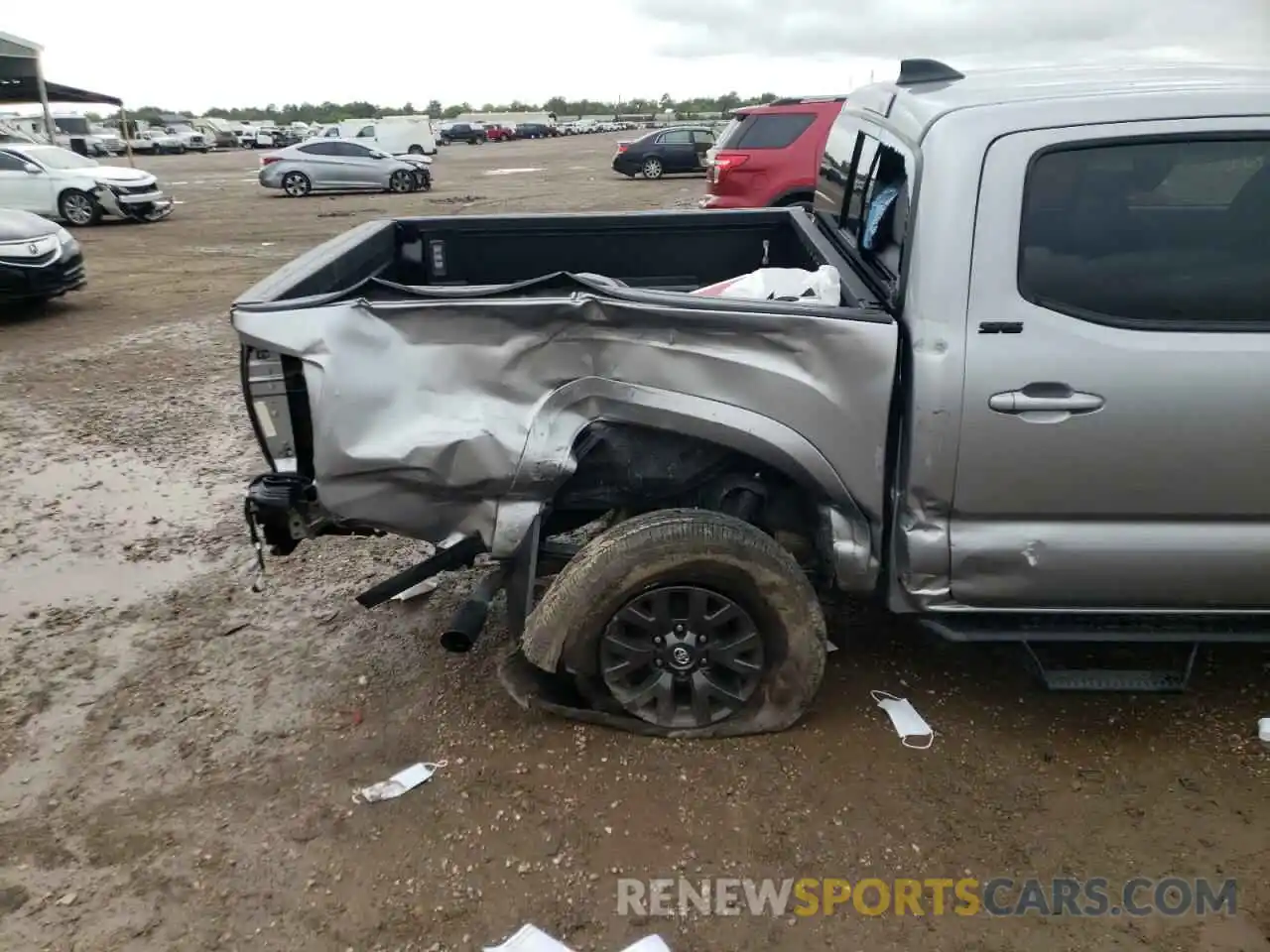 9 Photograph of a damaged car 5TFAZ5CN0MX105701 TOYOTA TACOMA 2021