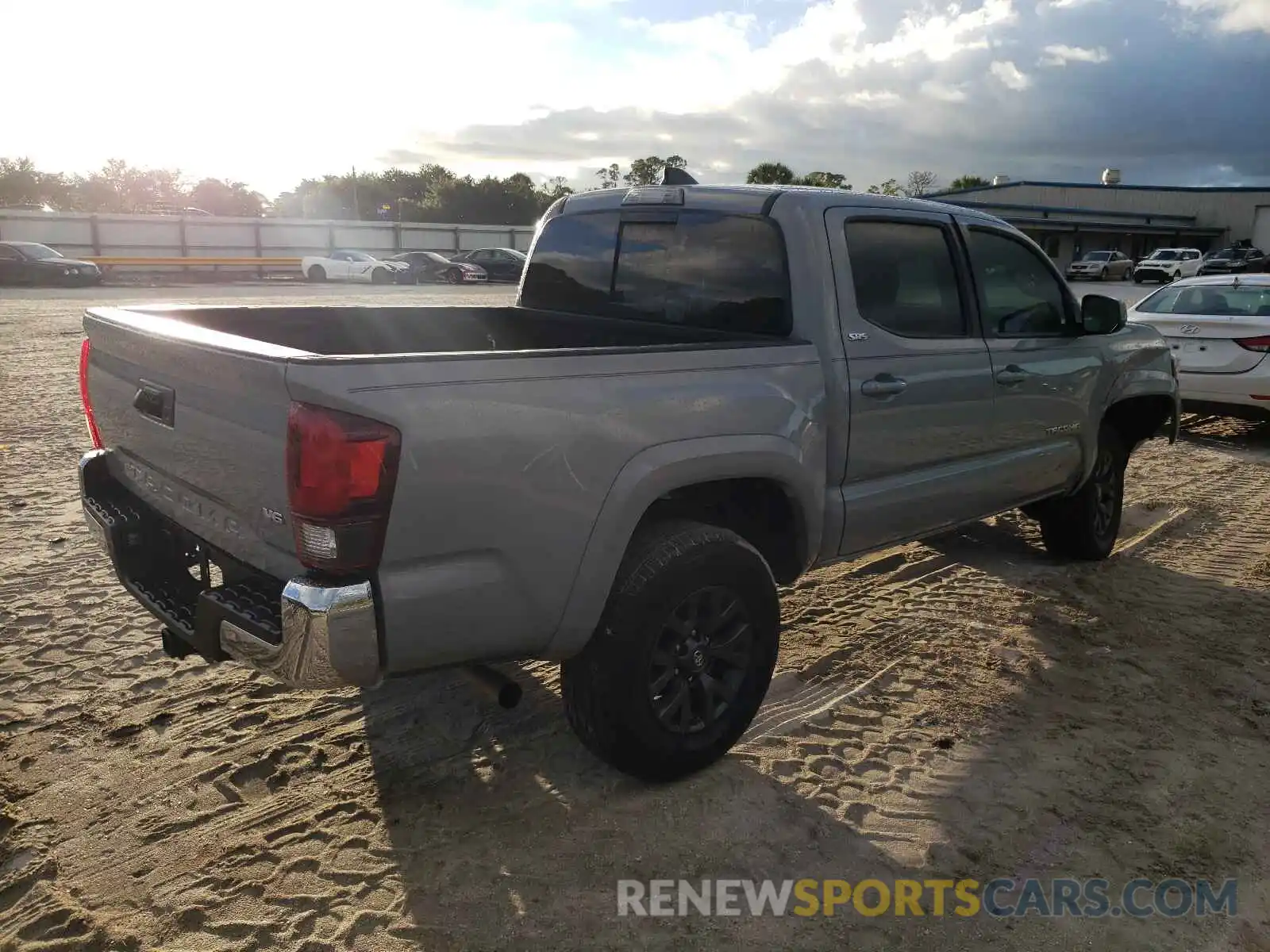 4 Photograph of a damaged car 5TFAZ5CN1MX096622 TOYOTA TACOMA 2021