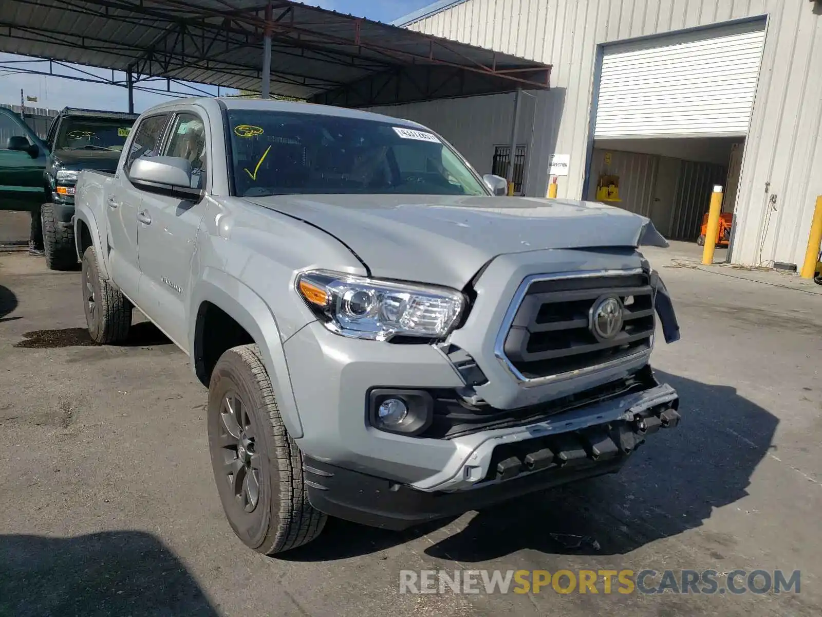 1 Фотография поврежденного автомобиля 5TFAZ5CN1MX100474 TOYOTA TACOMA 2021