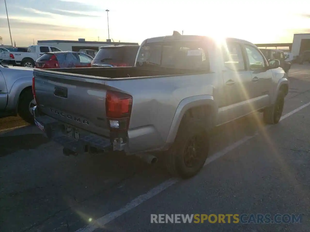 4 Photograph of a damaged car 5TFAZ5CN1MX105691 TOYOTA TACOMA 2021