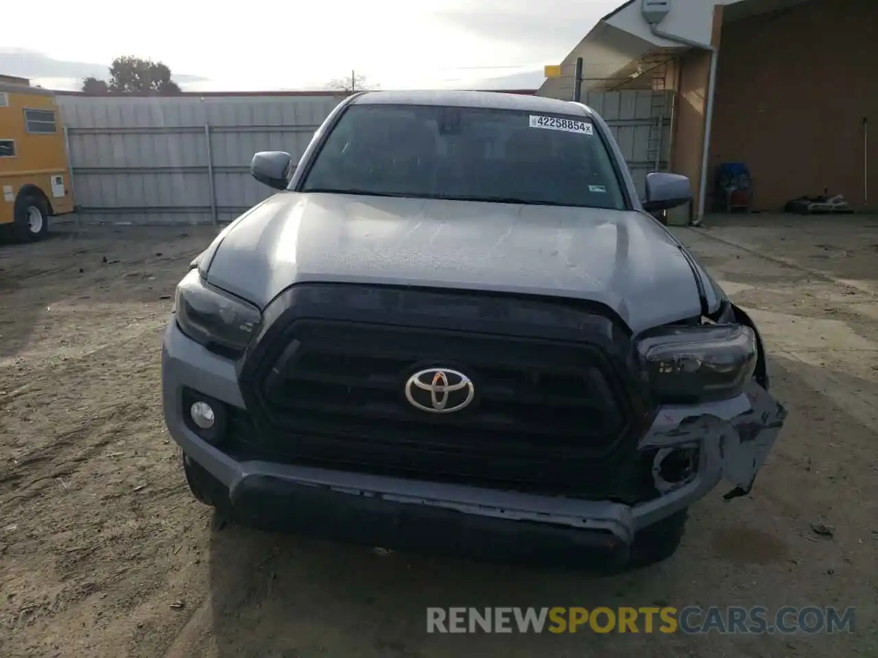 5 Photograph of a damaged car 5TFAZ5CN1MX108414 TOYOTA TACOMA 2021