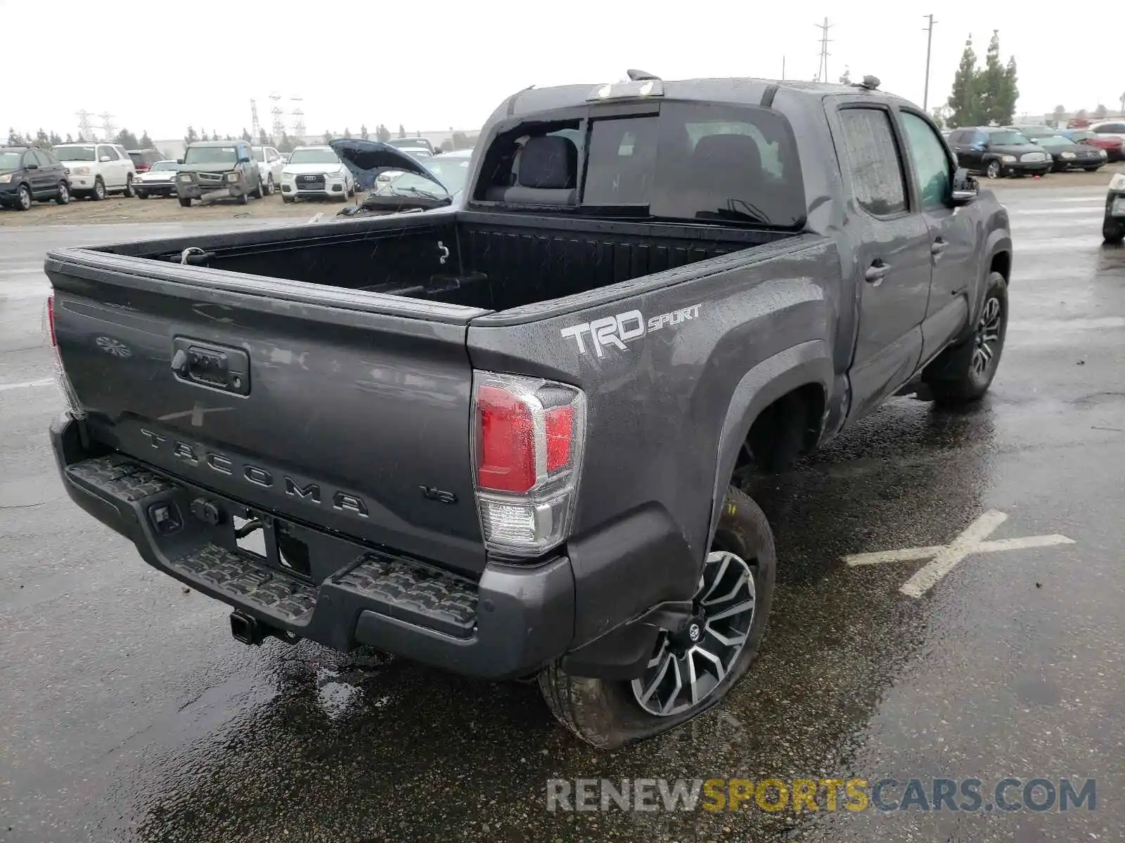 4 Photograph of a damaged car 5TFAZ5CN1MX111135 TOYOTA TACOMA 2021