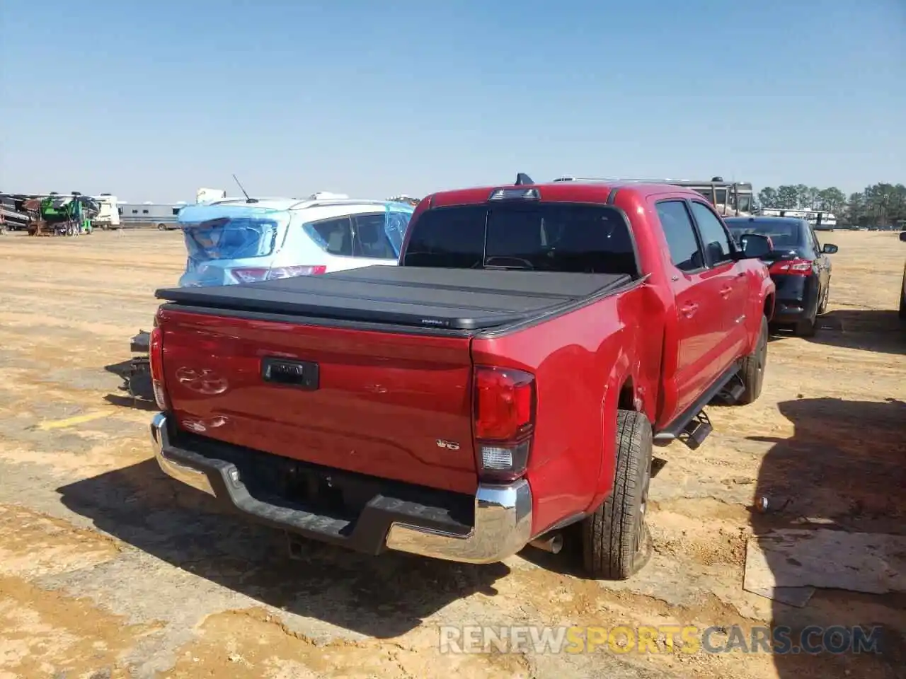 4 Photograph of a damaged car 5TFAZ5CN2MX096175 TOYOTA TACOMA 2021