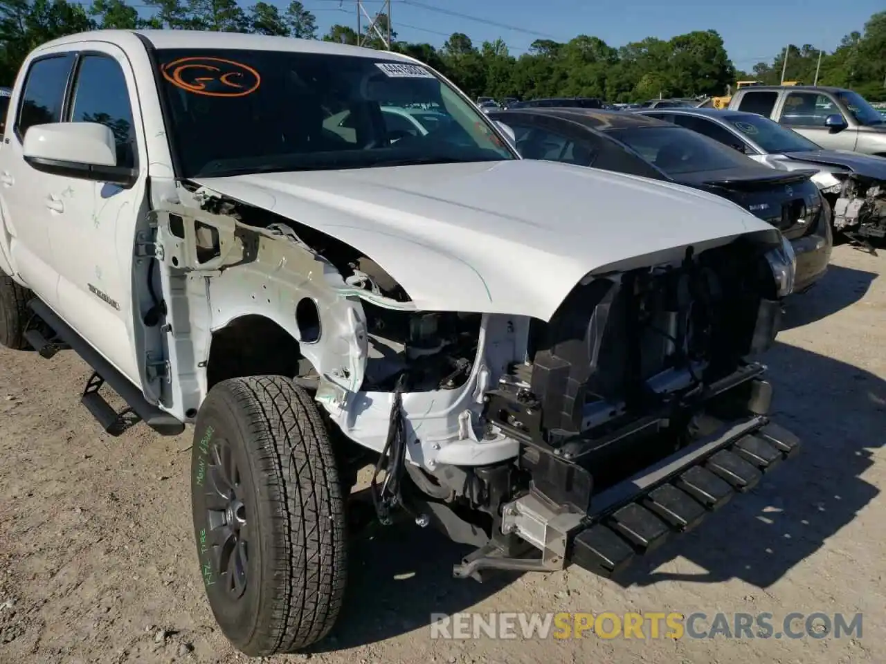 9 Photograph of a damaged car 5TFAZ5CN2MX100340 TOYOTA TACOMA 2021