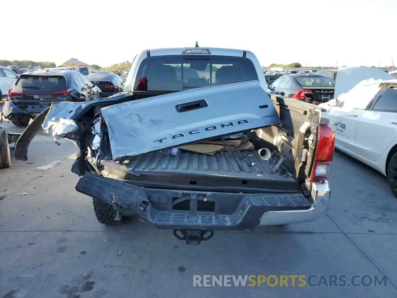 9 Photograph of a damaged car 5TFAZ5CN2MX105621 TOYOTA TACOMA 2021