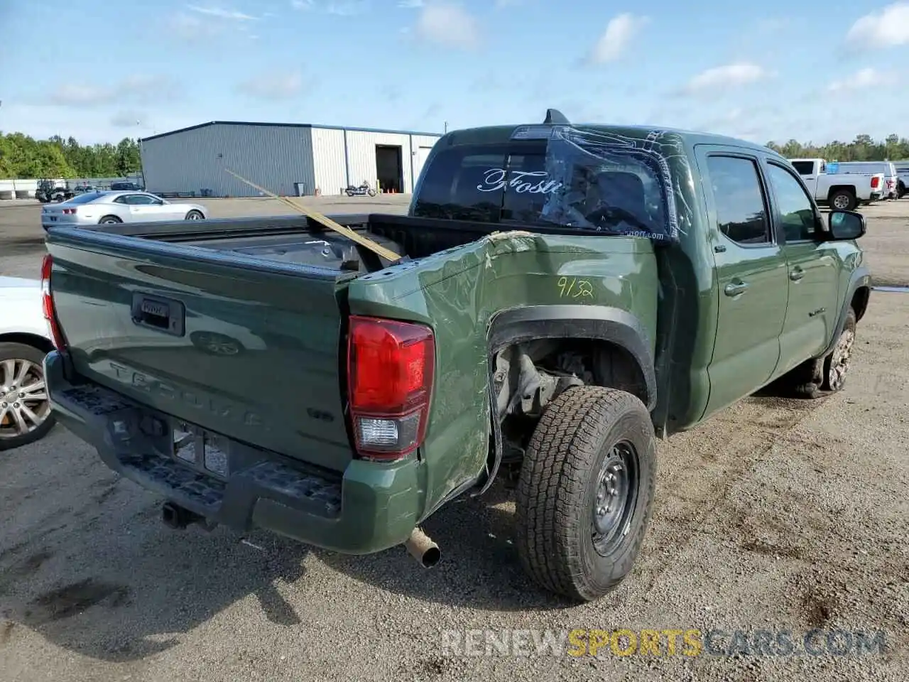 4 Photograph of a damaged car 5TFAZ5CN2MX114464 TOYOTA TACOMA 2021