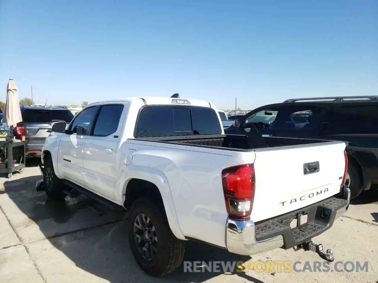 3 Photograph of a damaged car 5TFAZ5CN2MX114688 TOYOTA TACOMA 2021