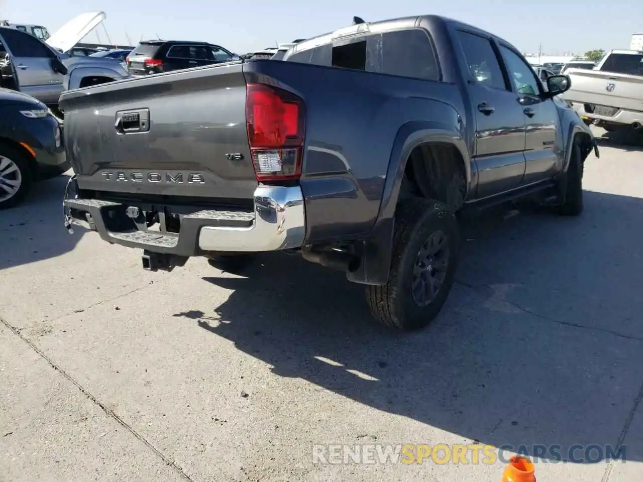 4 Фотография поврежденного автомобиля 5TFAZ5CN4MX097702 TOYOTA TACOMA 2021