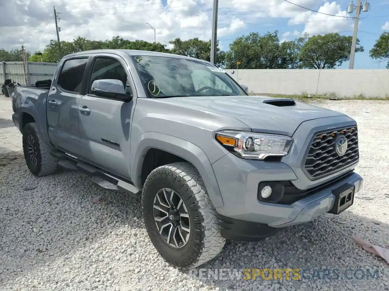 1 Photograph of a damaged car 5TFAZ5CN4MX111095 TOYOTA TACOMA 2021