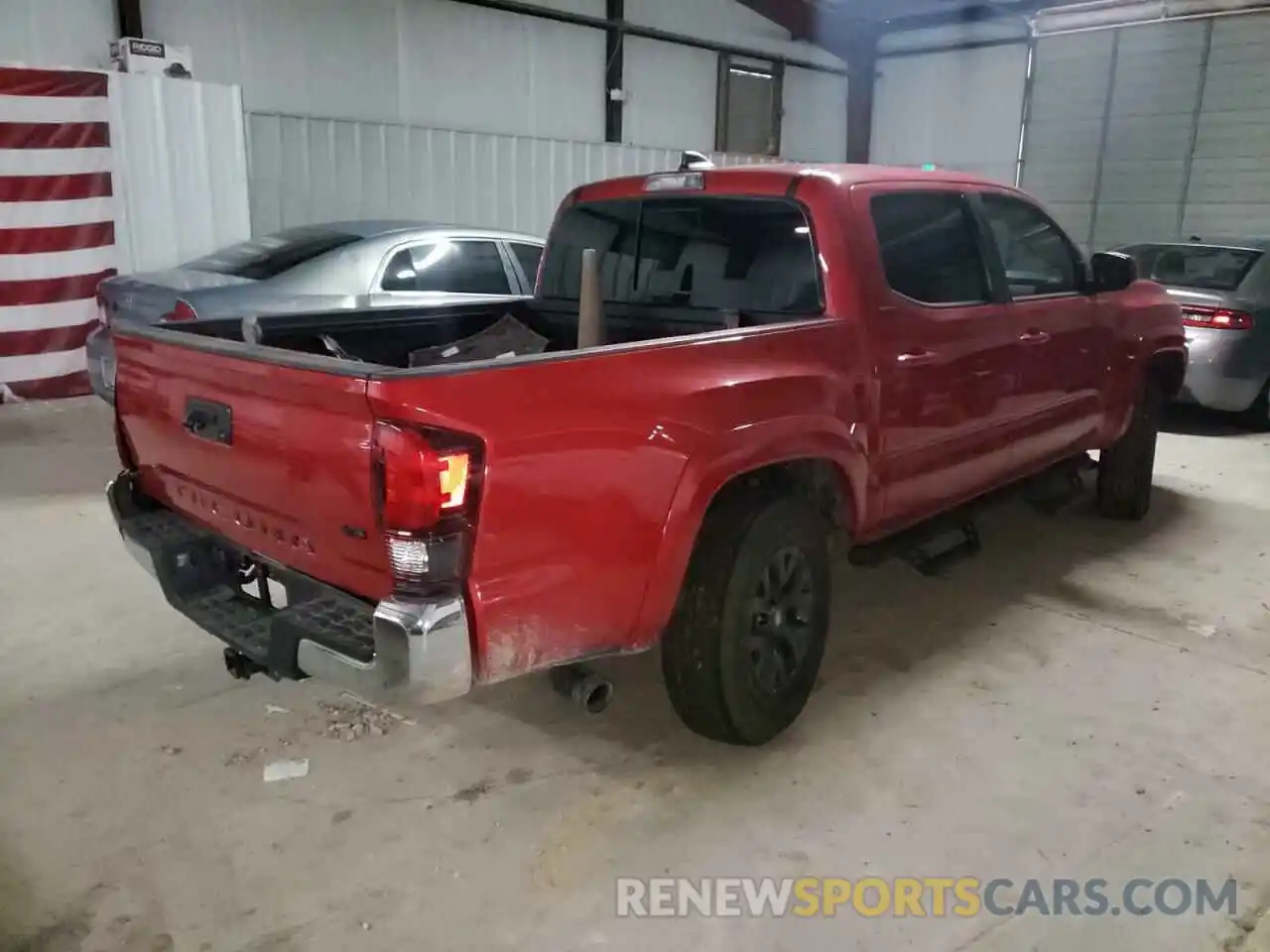 4 Photograph of a damaged car 5TFAZ5CN4MX114580 TOYOTA TACOMA 2021