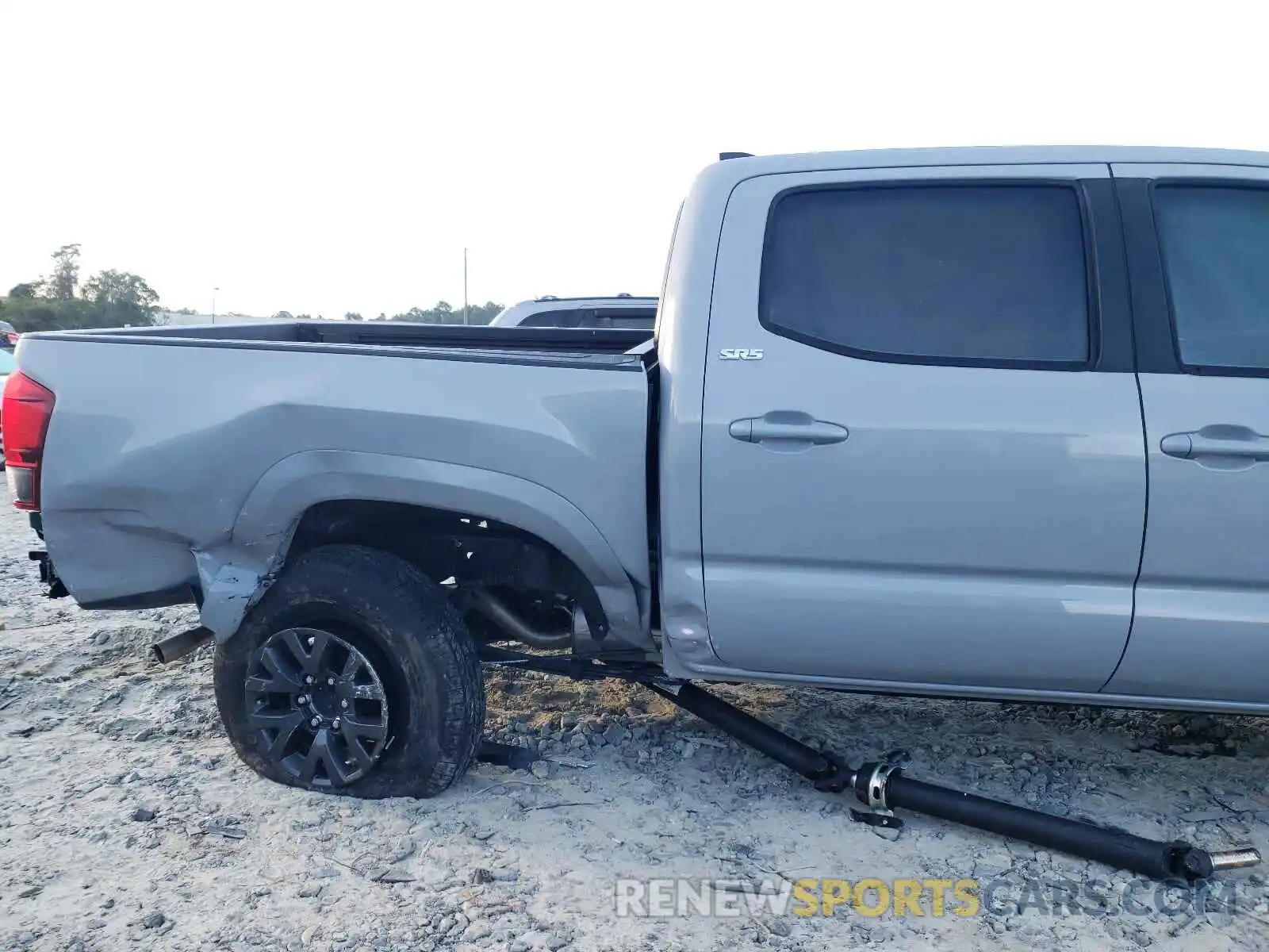 9 Photograph of a damaged car 5TFAZ5CN4MX114790 TOYOTA TACOMA 2021